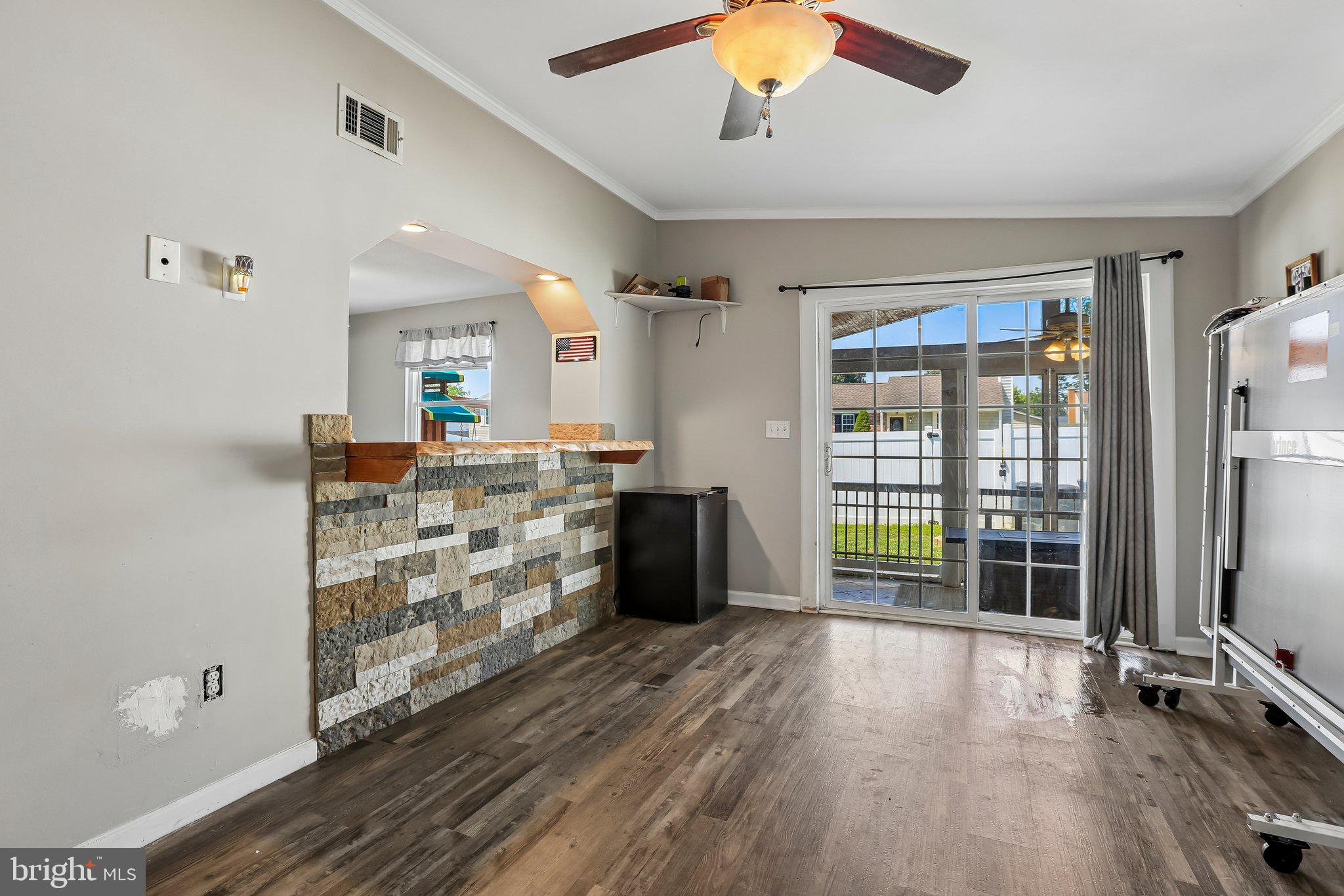 CARROLLWOOD MANOR - Residential