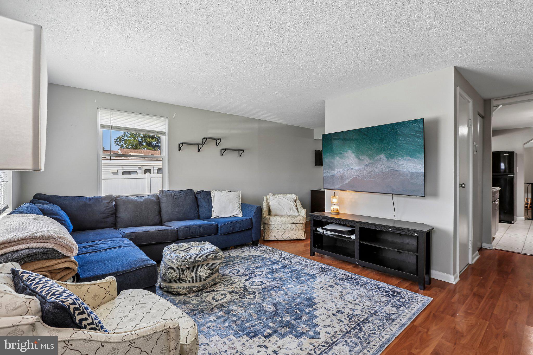CARROLLWOOD MANOR - Residential