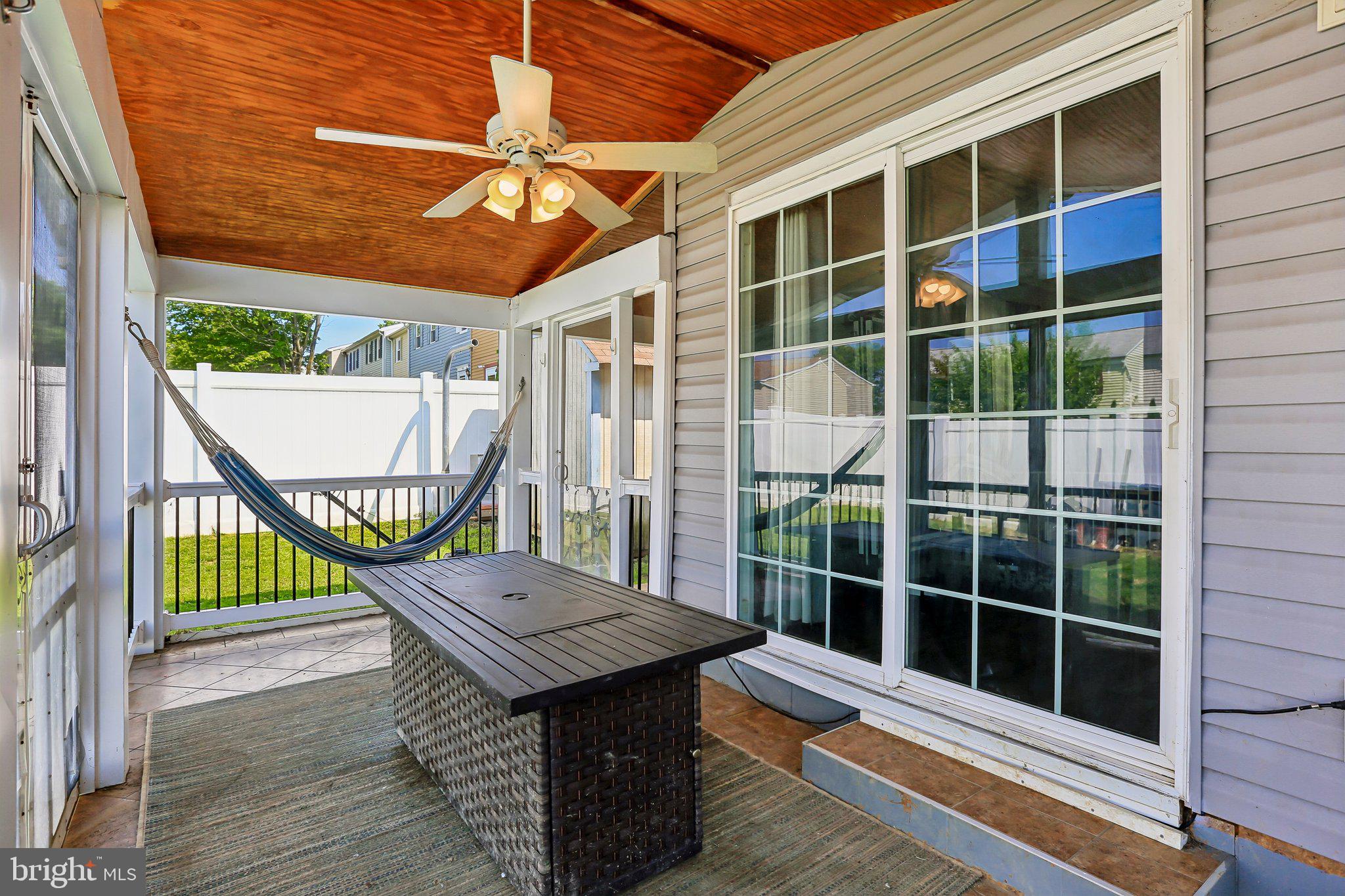 CARROLLWOOD MANOR - Residential