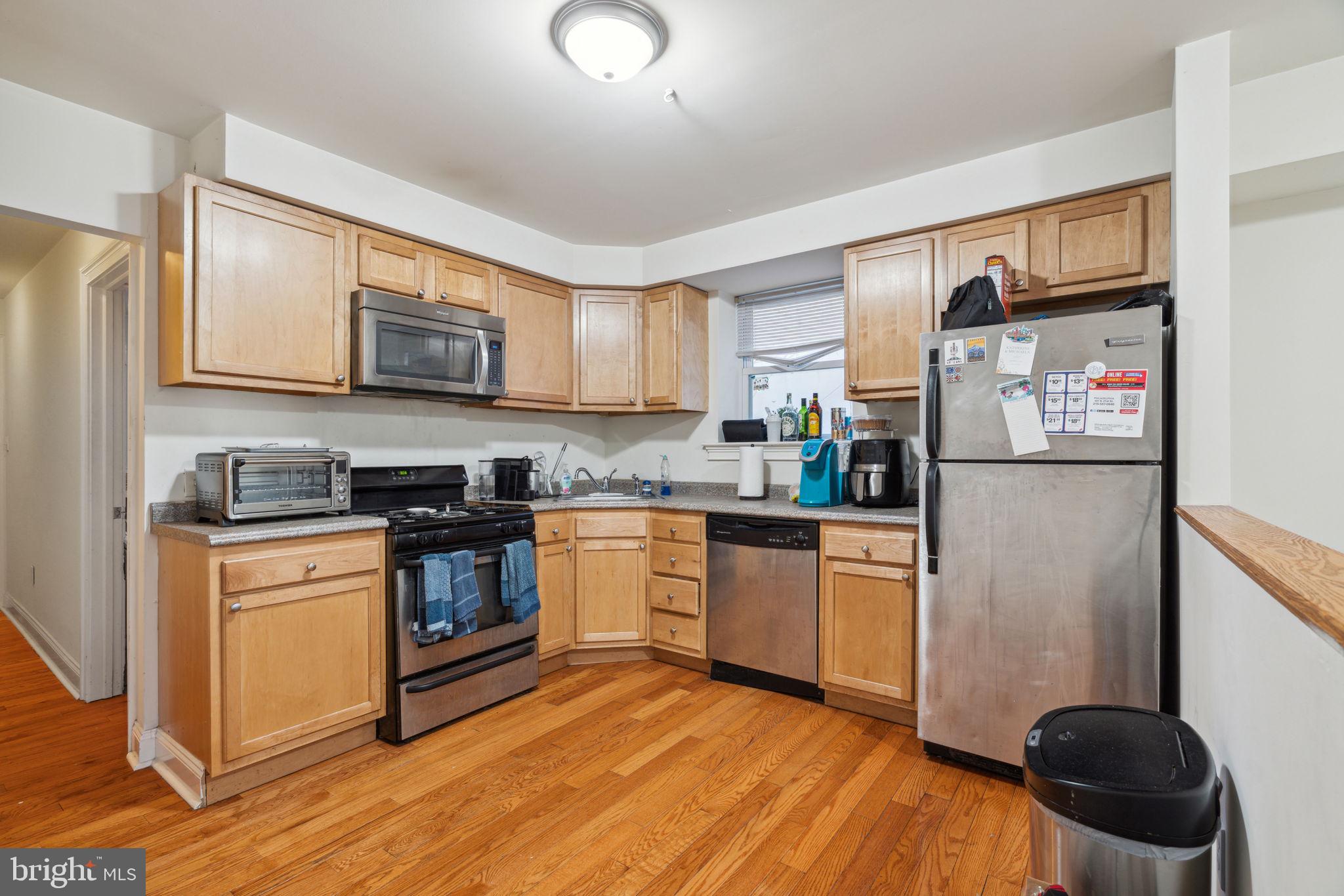 FAIRMOUNT - Commercial Sale