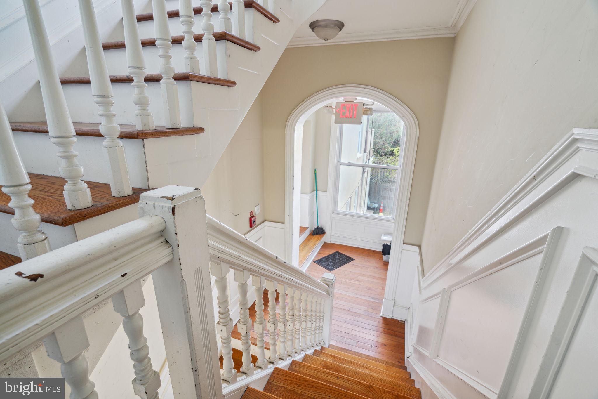 FAIRMOUNT - Commercial Sale