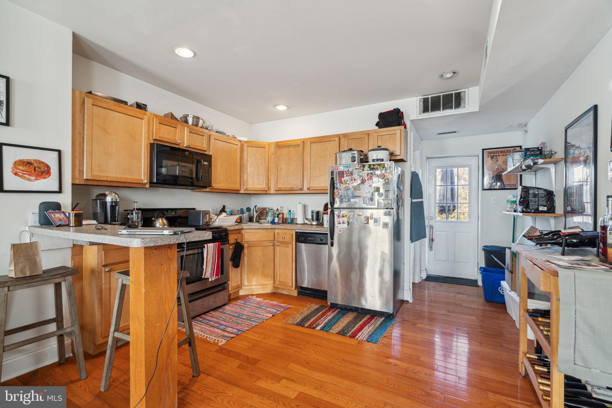 FAIRMOUNT - Commercial Sale