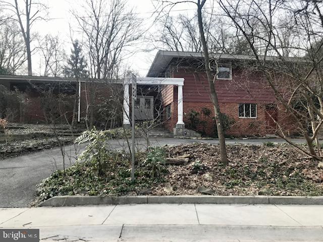 Lovely and spacious 4 Bedroom and 3 Bathroom  split level home. Also included is an additional 6,500 square foot lot.