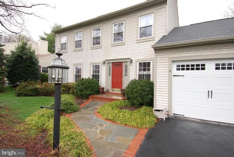 LAKE DEVEREUX - Residential Lease