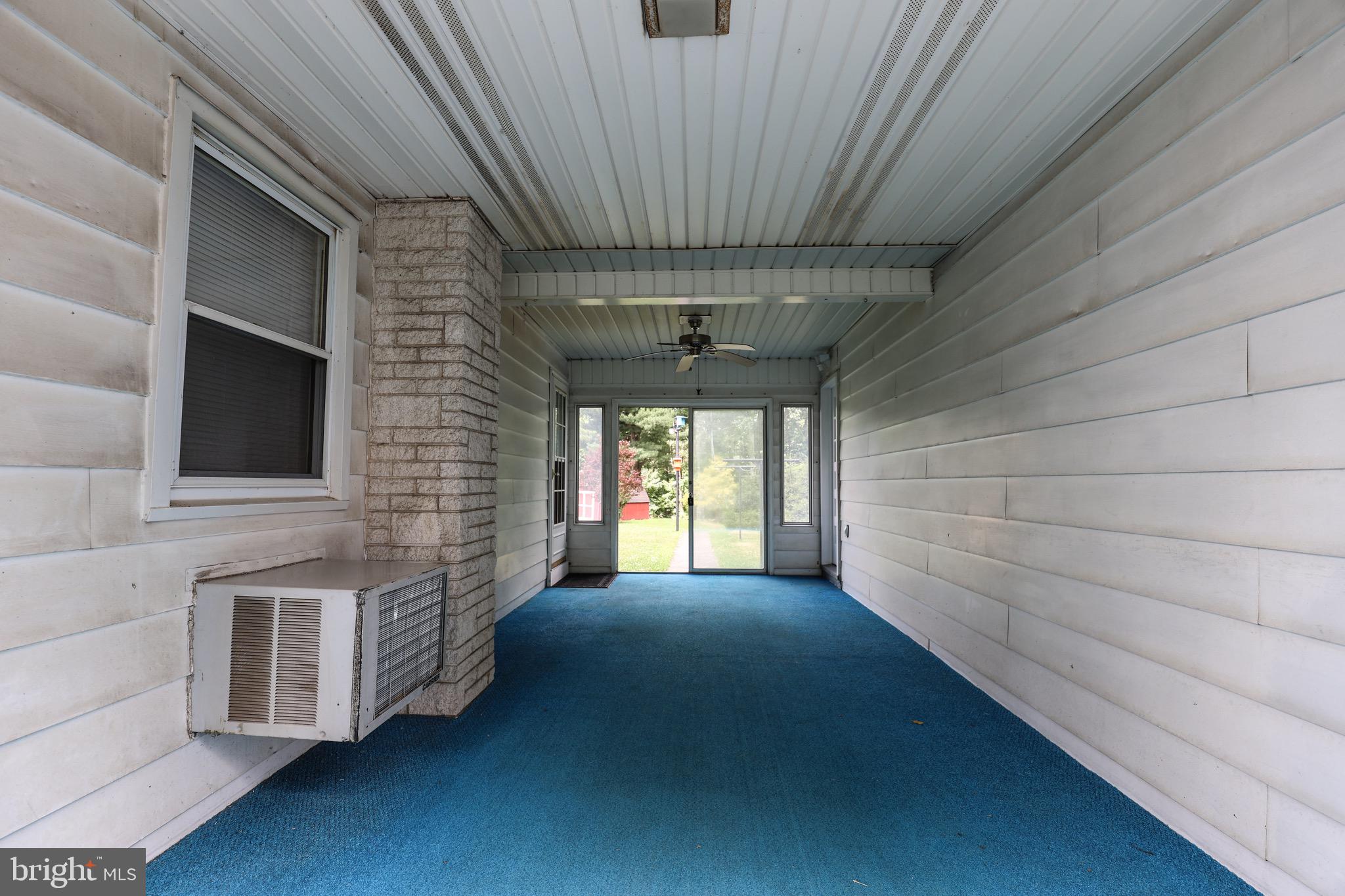 LLEWELLYN - Residential