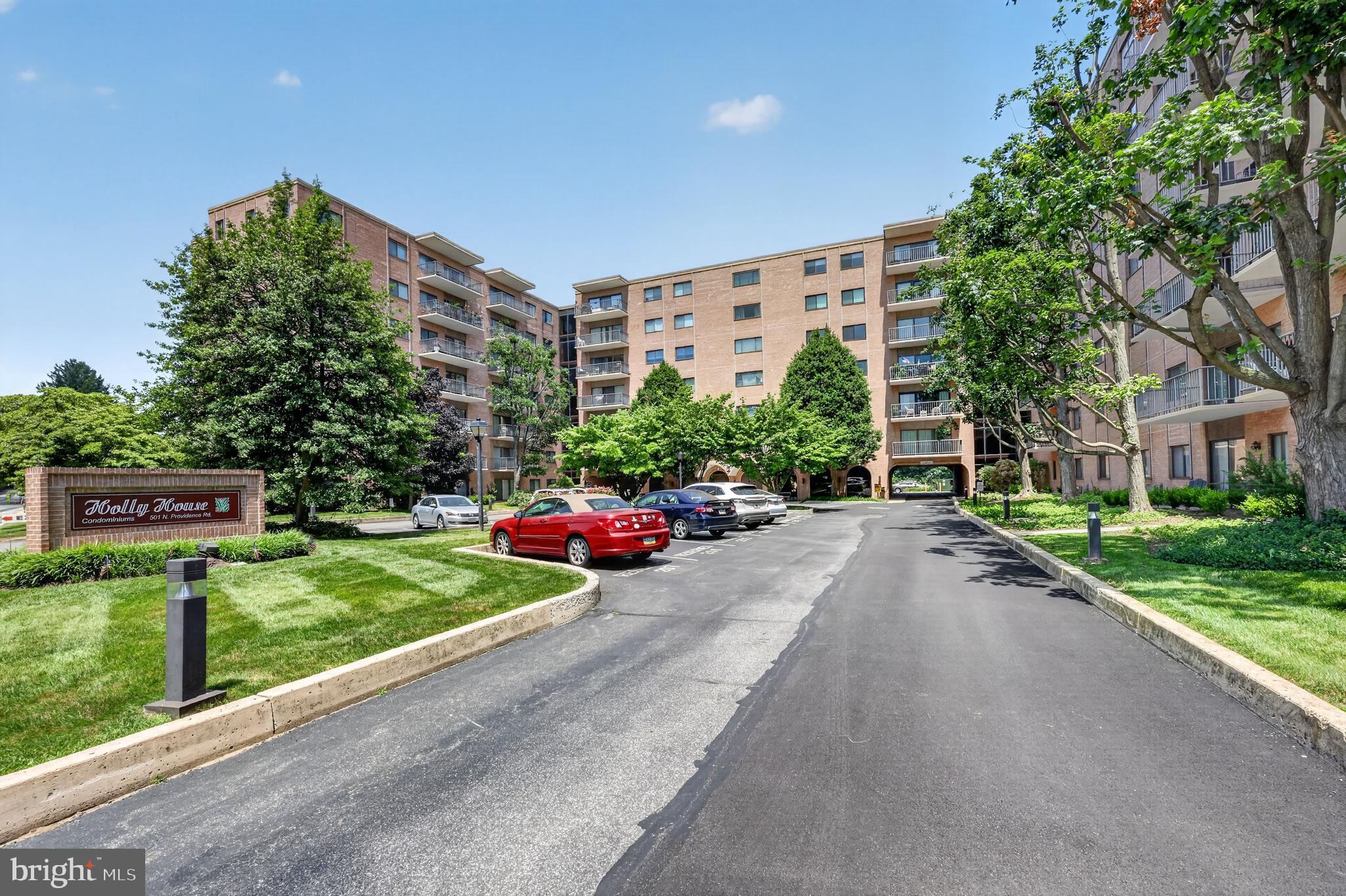 HOLLY HOUSE - Residential