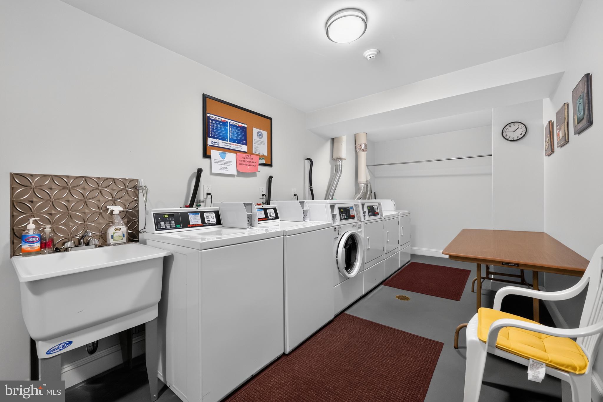 HOLLY HOUSE - Residential