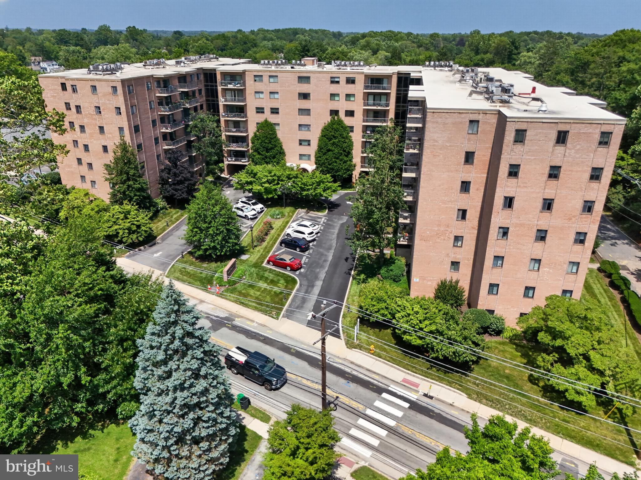 HOLLY HOUSE - Residential
