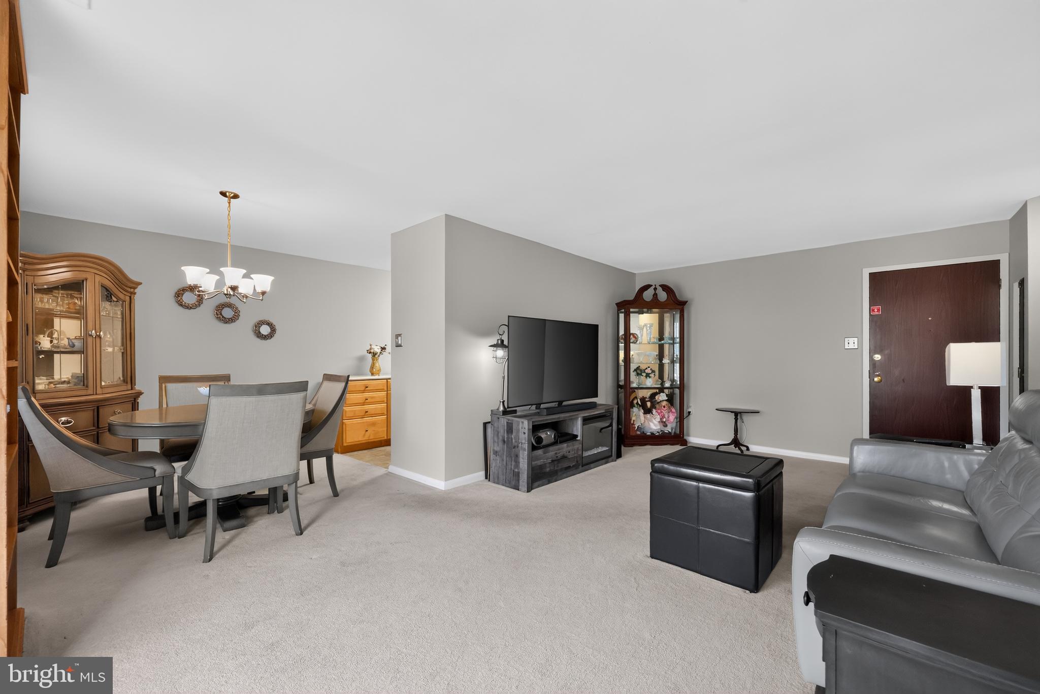 HOLLY HOUSE - Residential