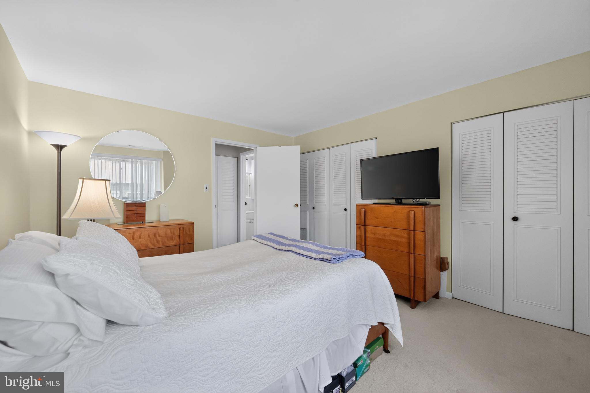HOLLY HOUSE - Residential