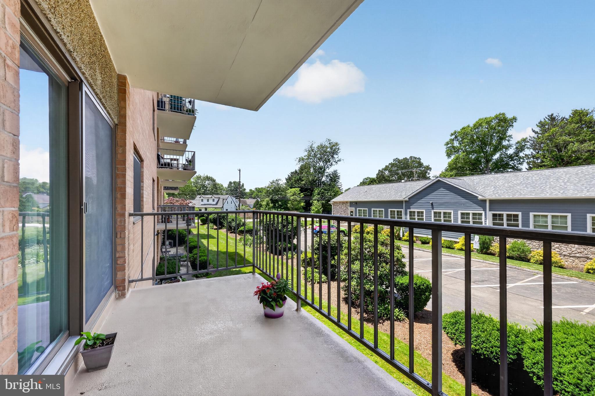 HOLLY HOUSE - Residential