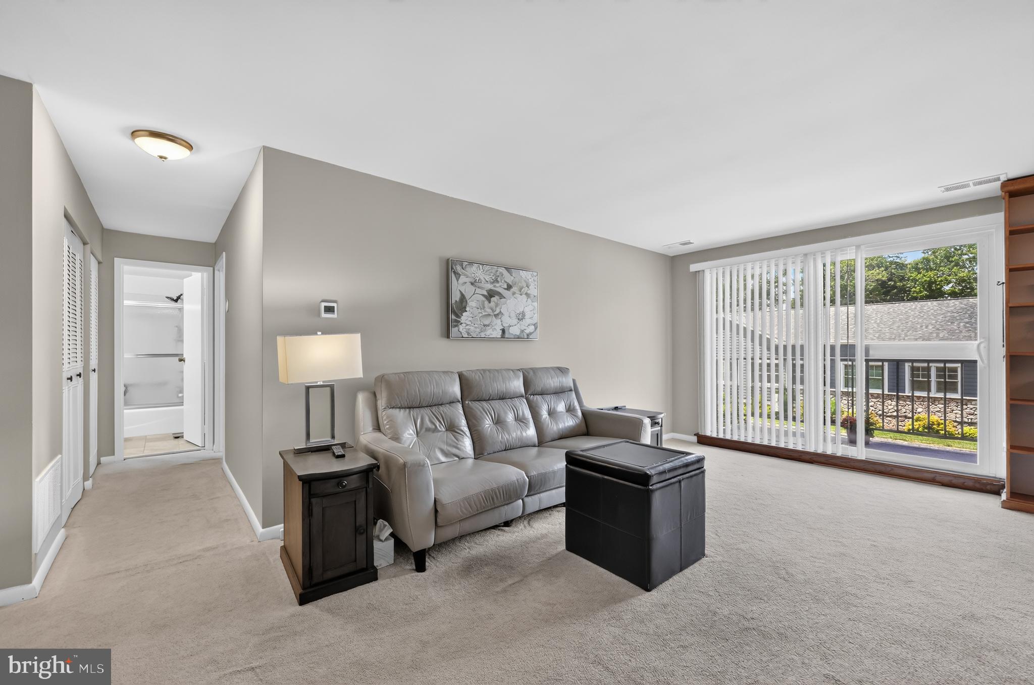 HOLLY HOUSE - Residential