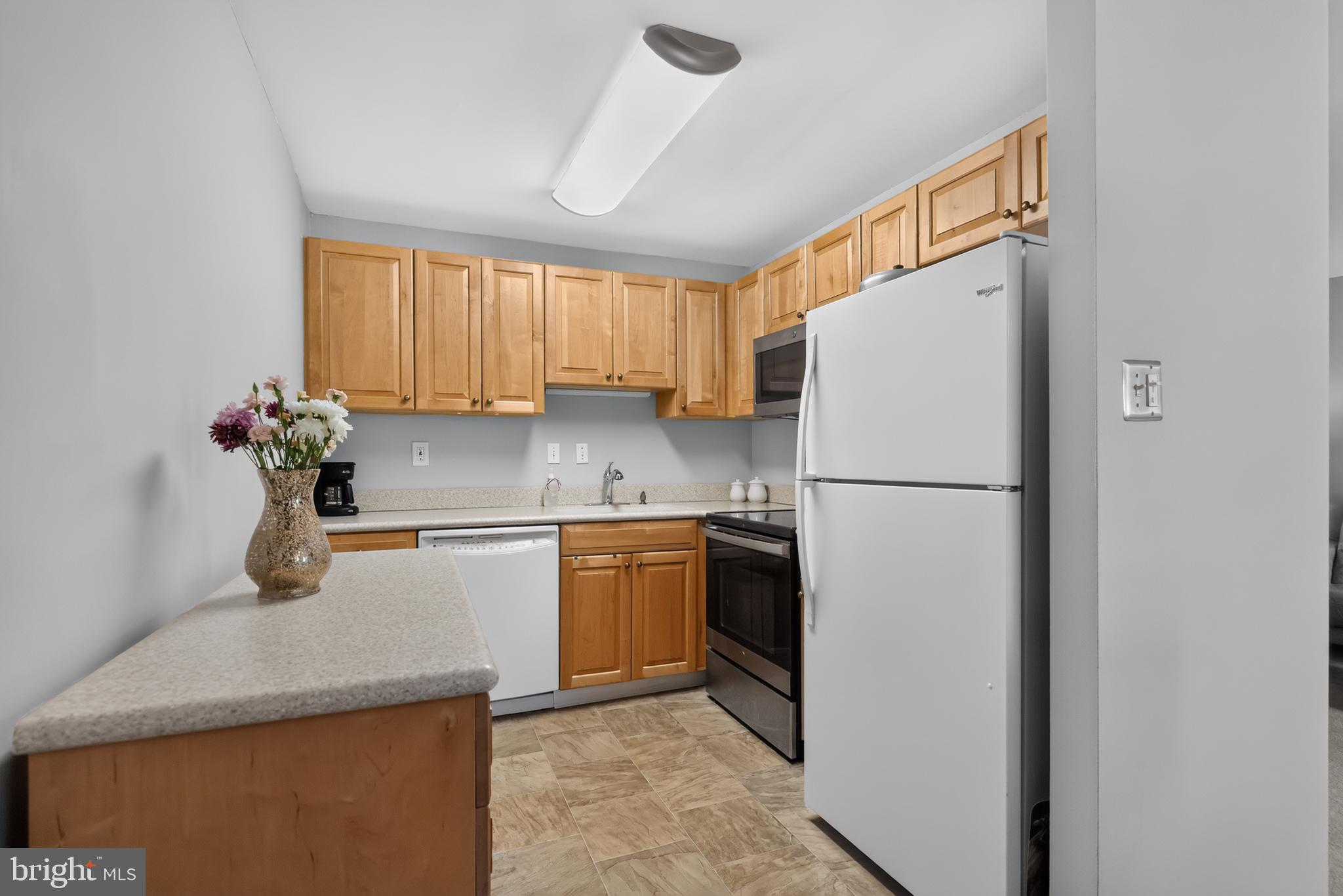 HOLLY HOUSE - Residential