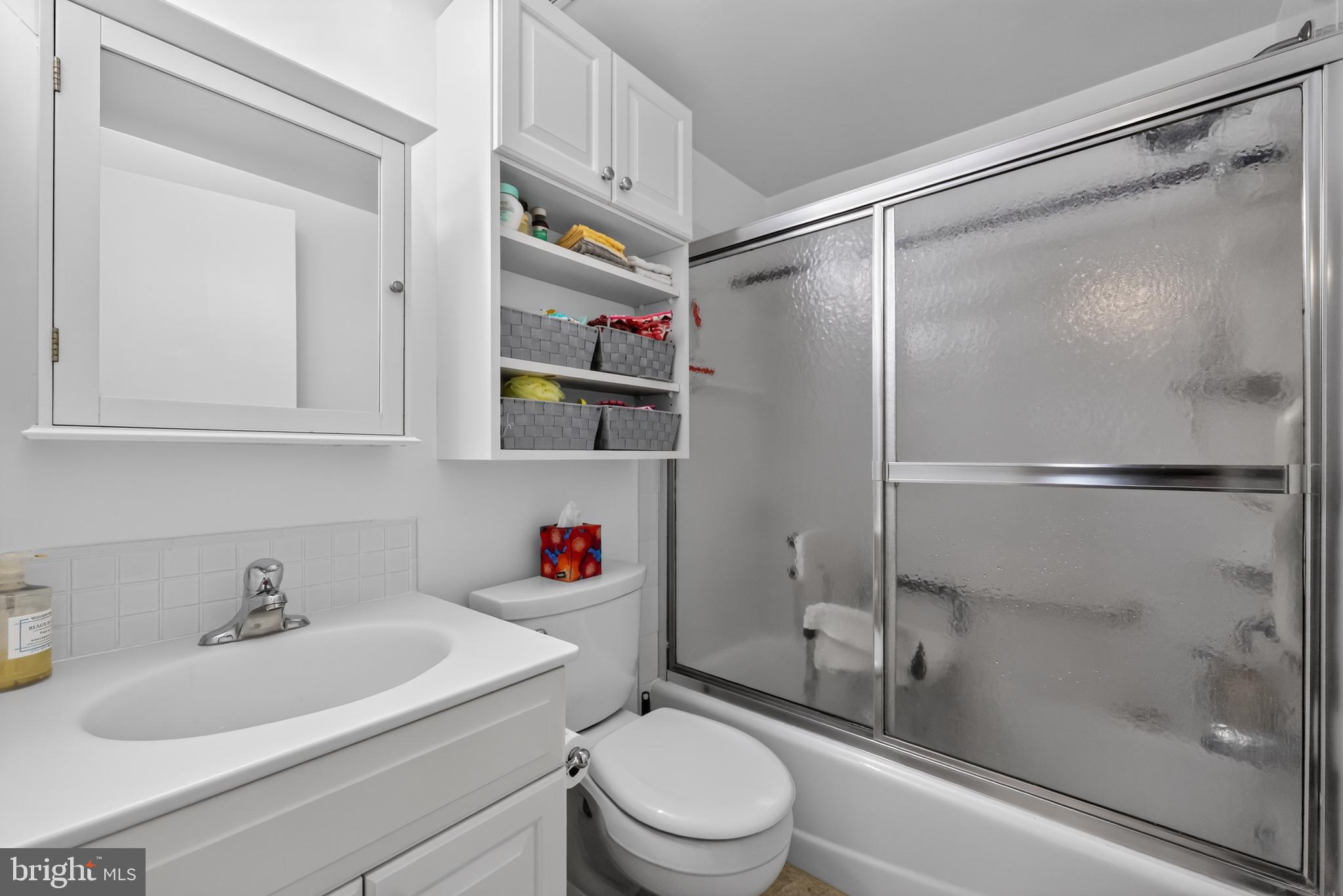 HOLLY HOUSE - Residential
