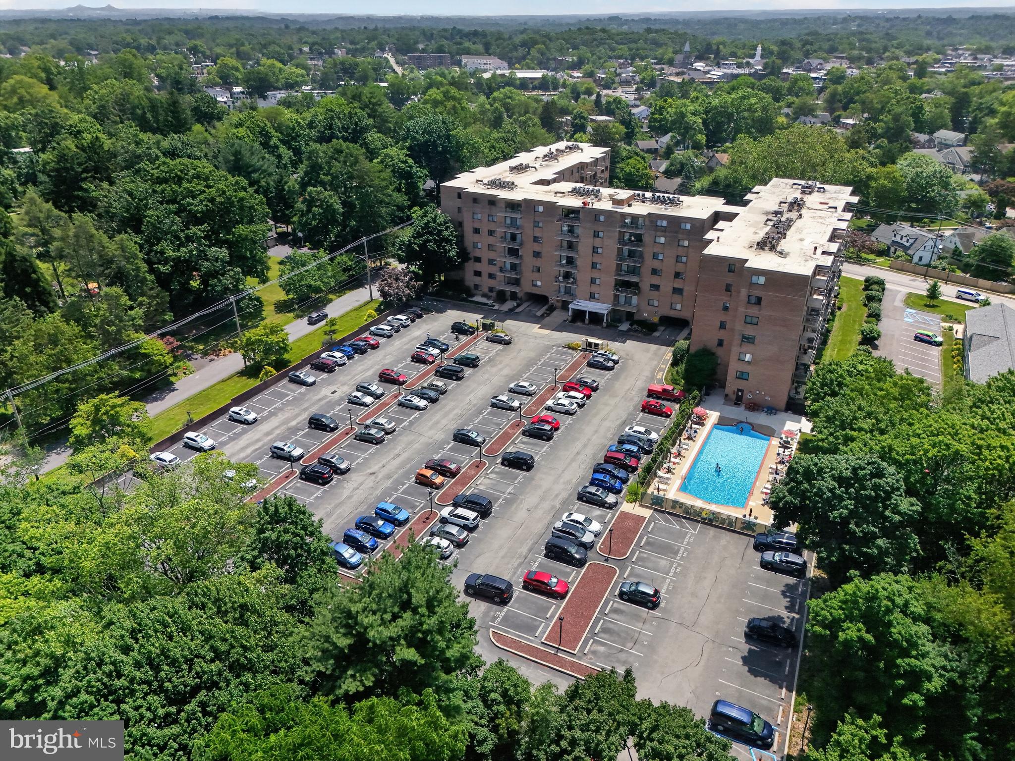 HOLLY HOUSE - Residential