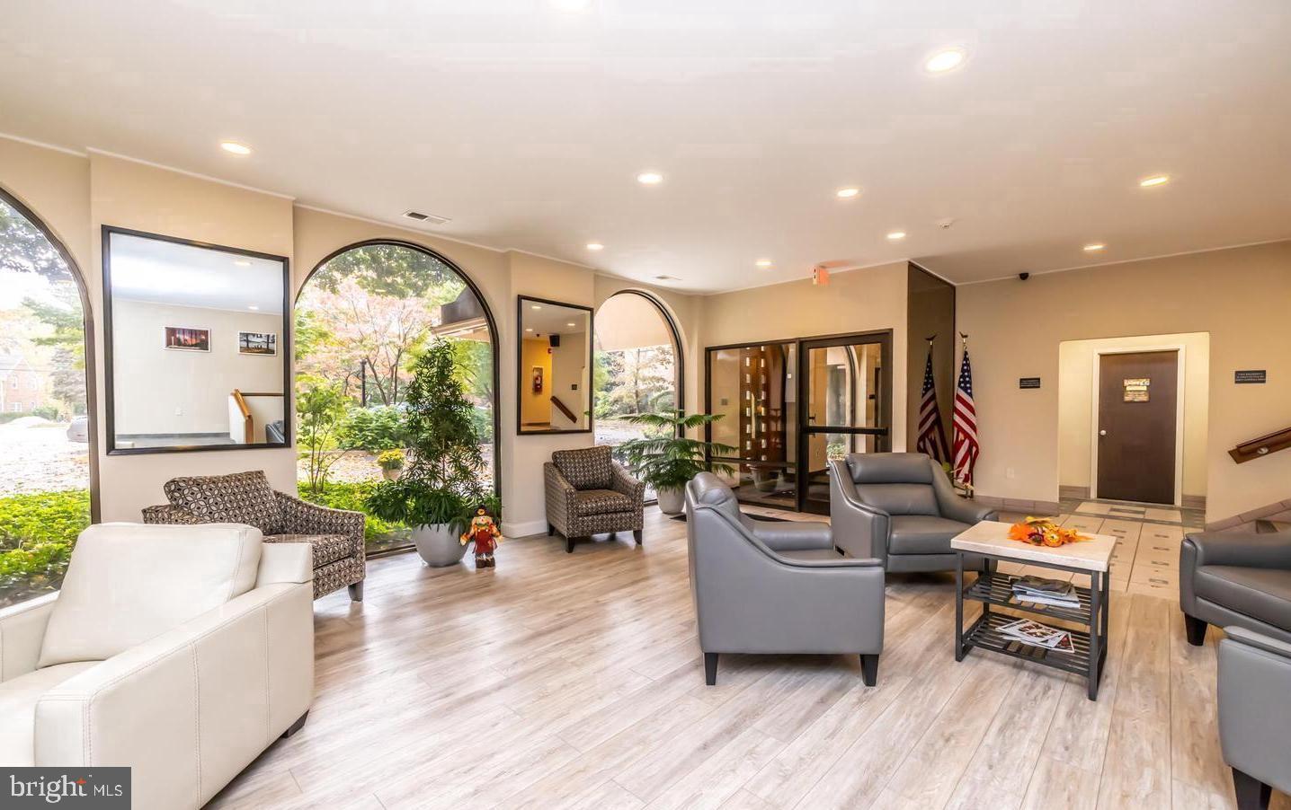 HOLLY HOUSE - Residential