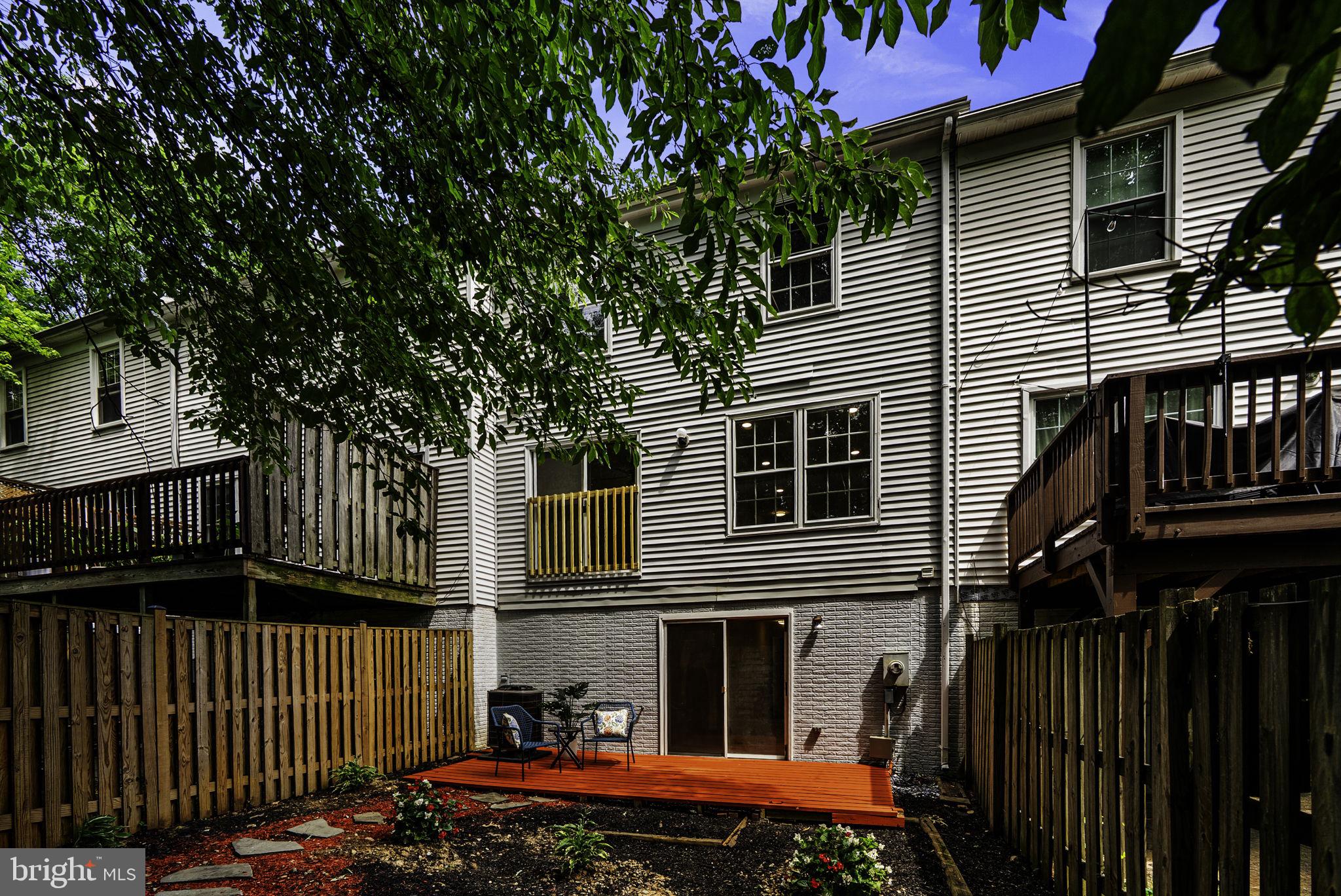 WOODLAND HILLS - Residential