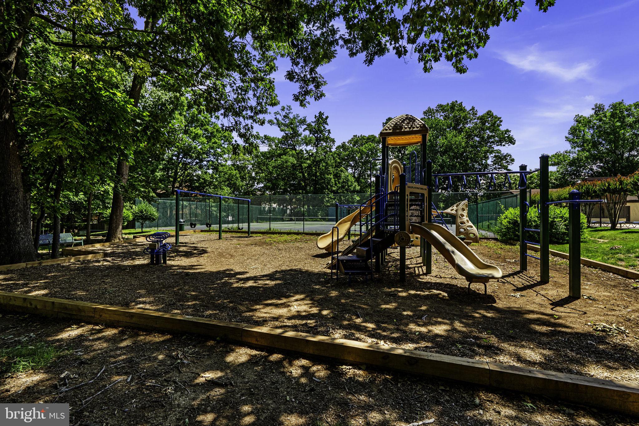 WOODLAND HILLS - Residential
