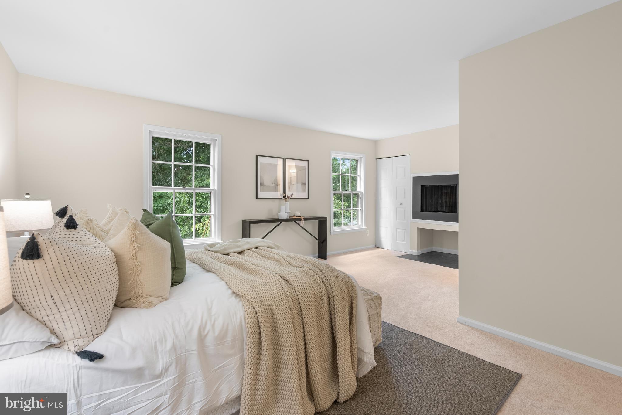 WOODLAND HILLS - Residential