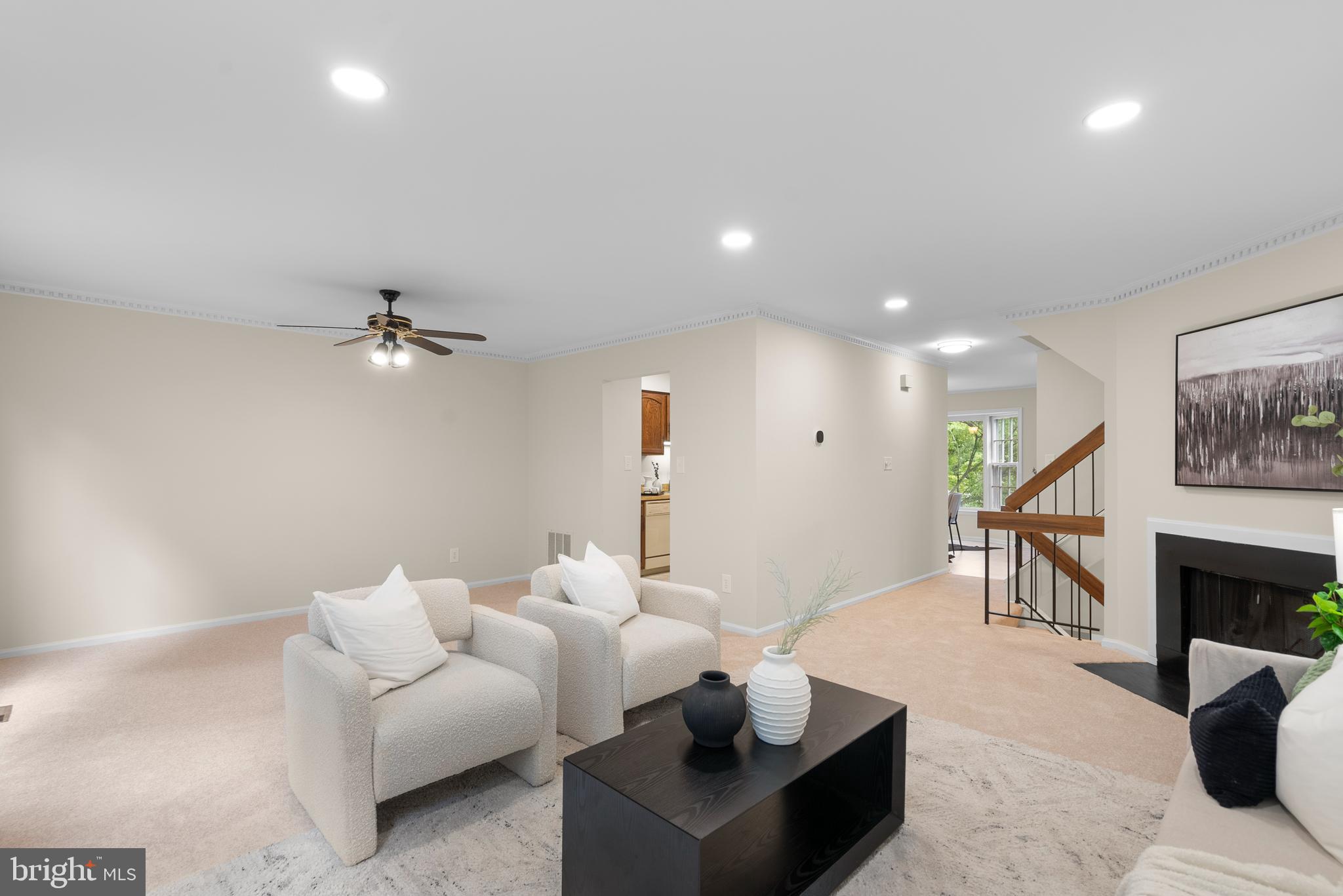 WOODLAND HILLS - Residential