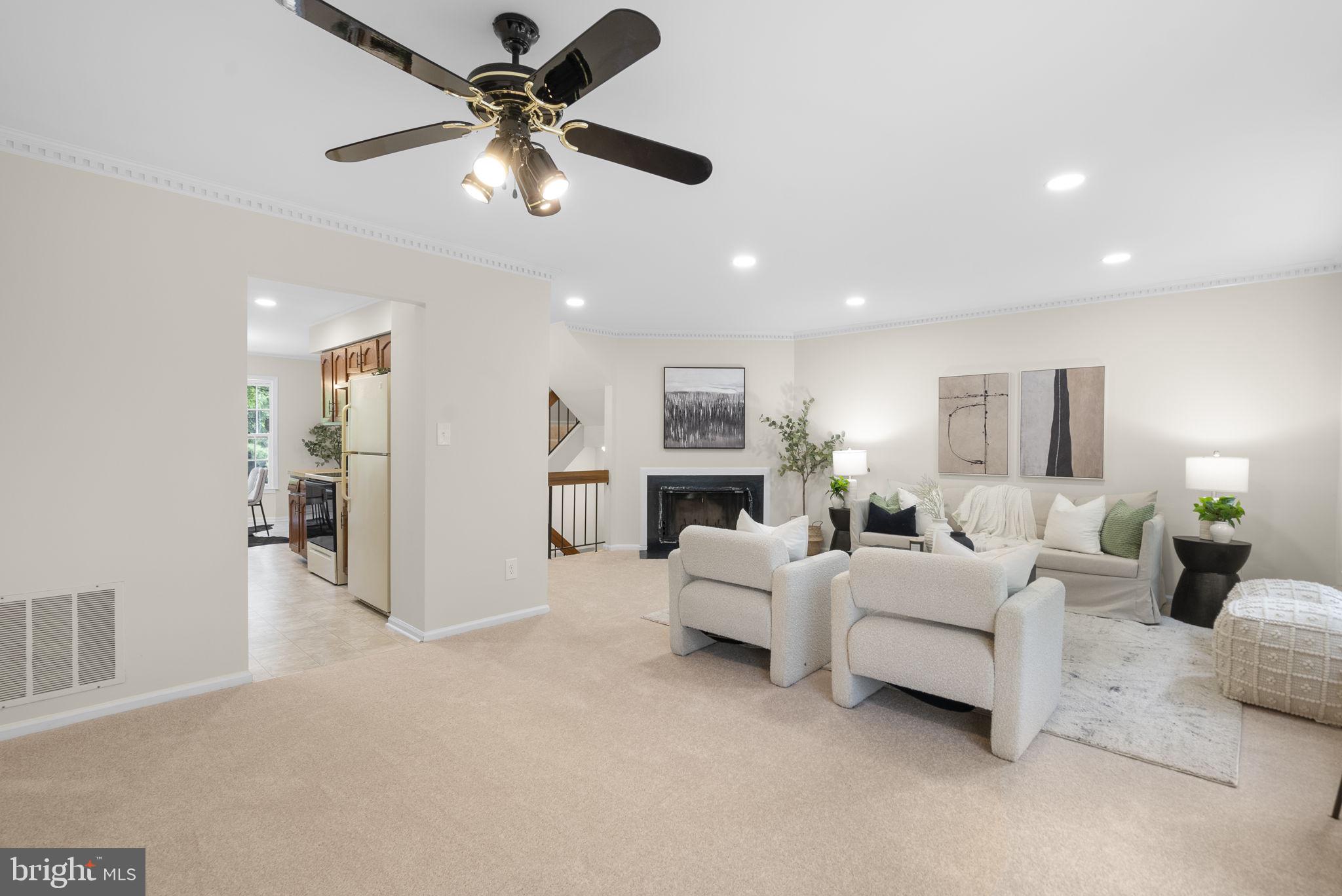 WOODLAND HILLS - Residential