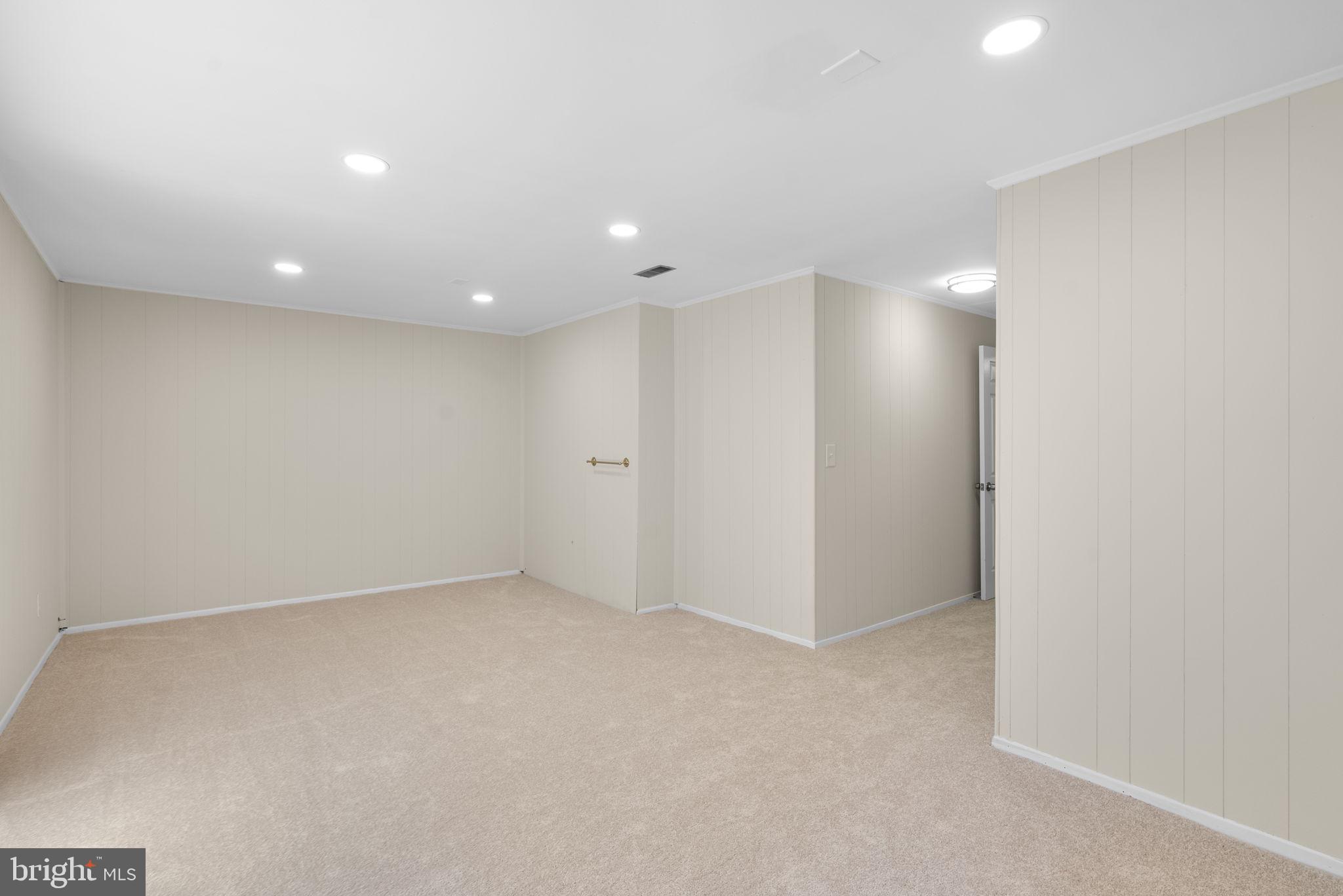 WOODLAND HILLS - Residential