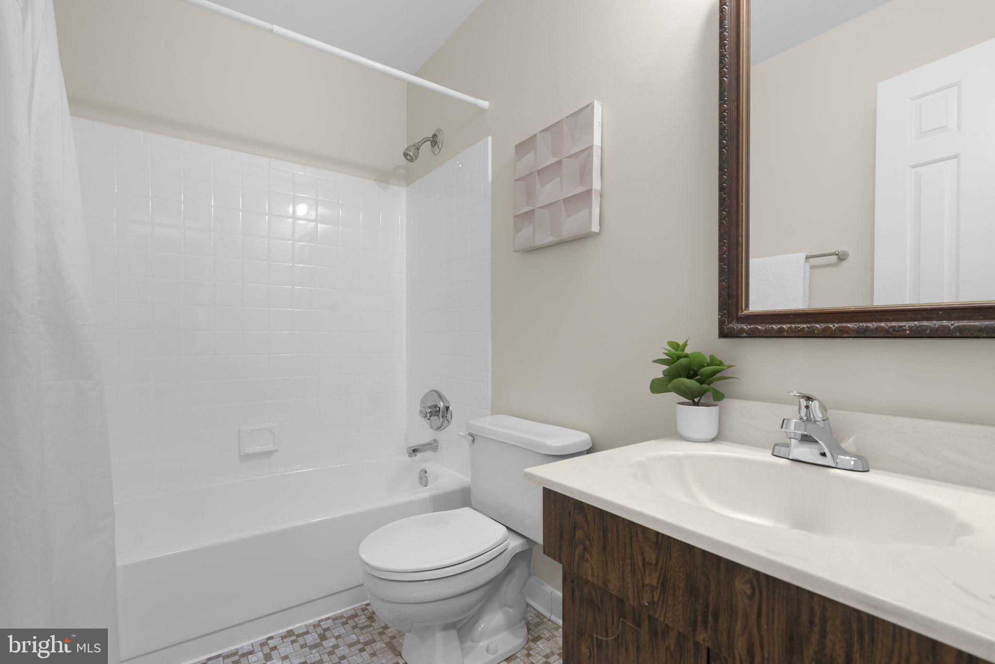 WOODLAND HILLS - Residential