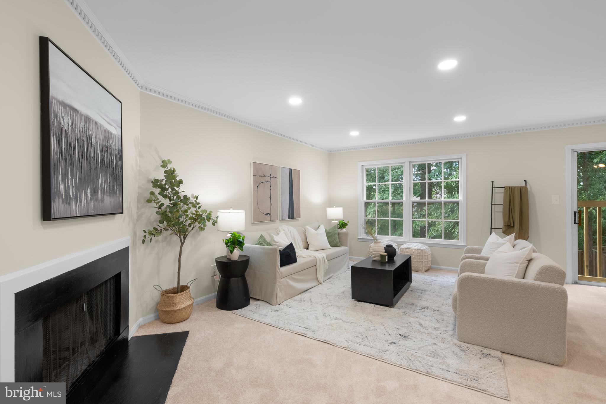 WOODLAND HILLS - Residential