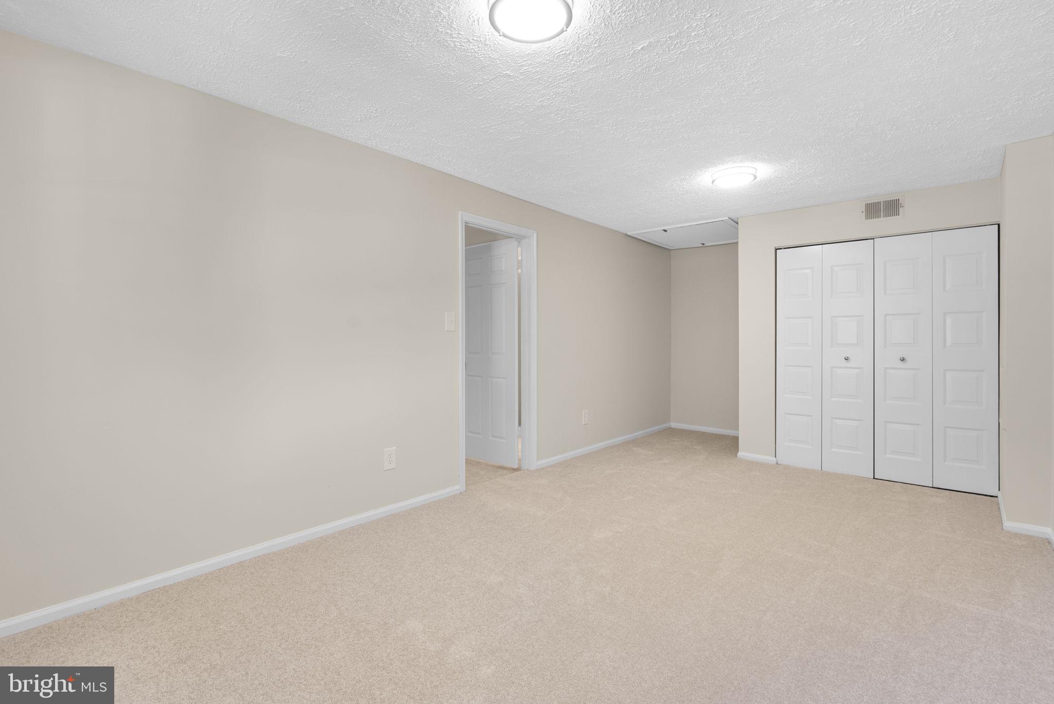 WOODLAND HILLS - Residential