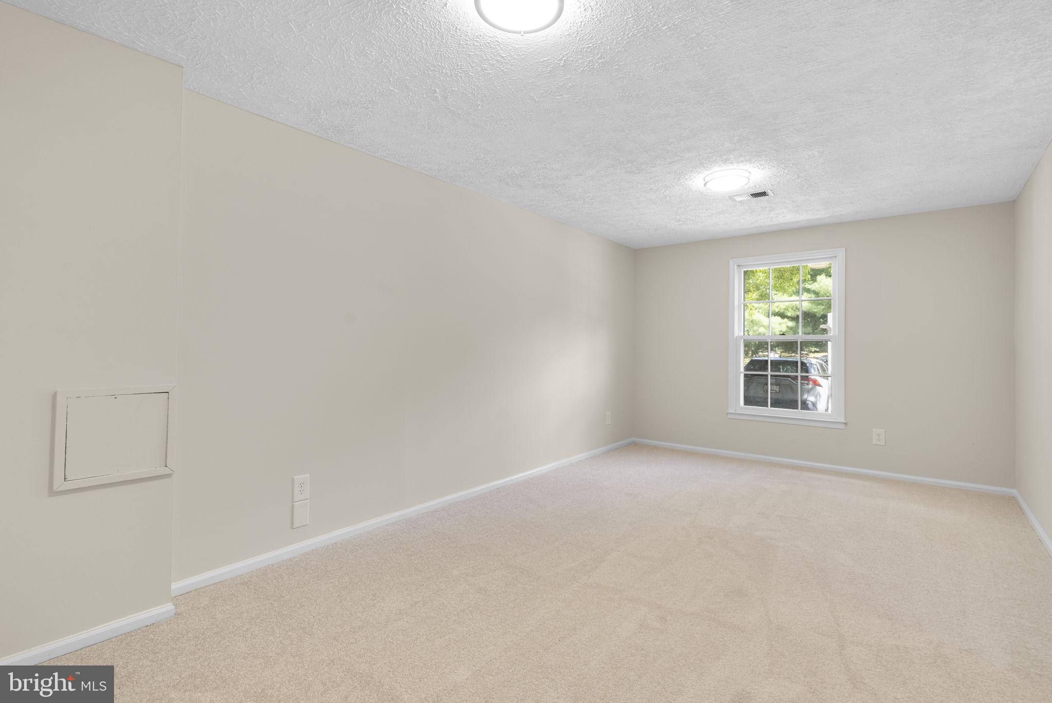 WOODLAND HILLS - Residential