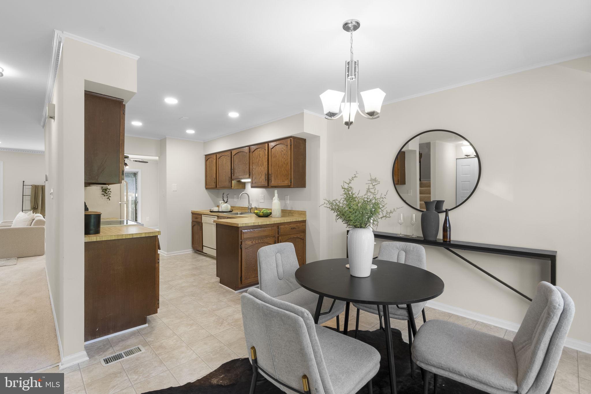 WOODLAND HILLS - Residential