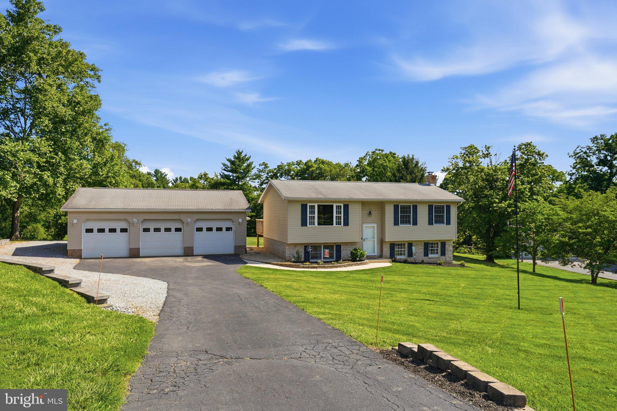 COOL HOLLOW ESTATES - Residential