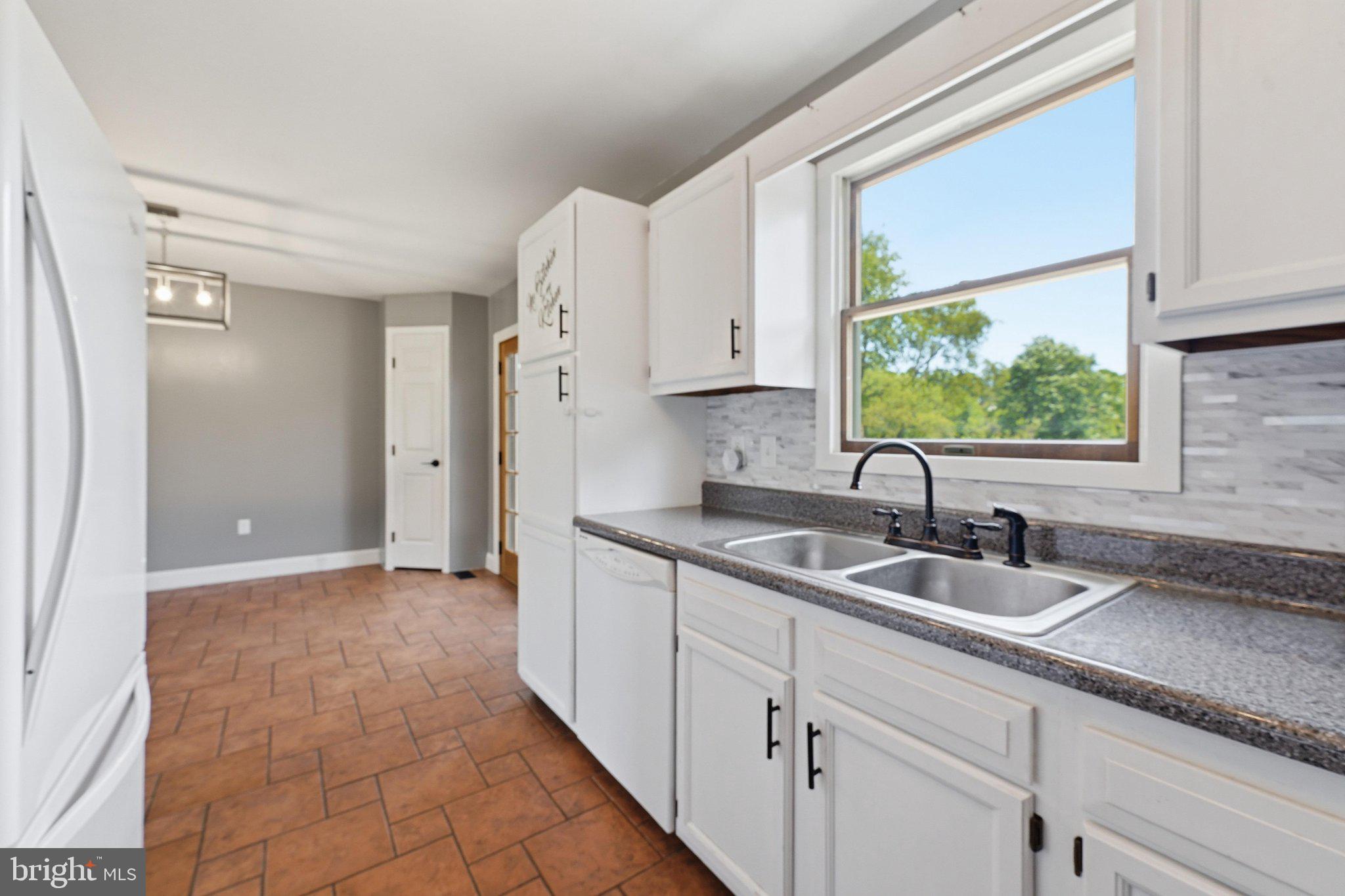 COOL HOLLOW ESTATES - Residential