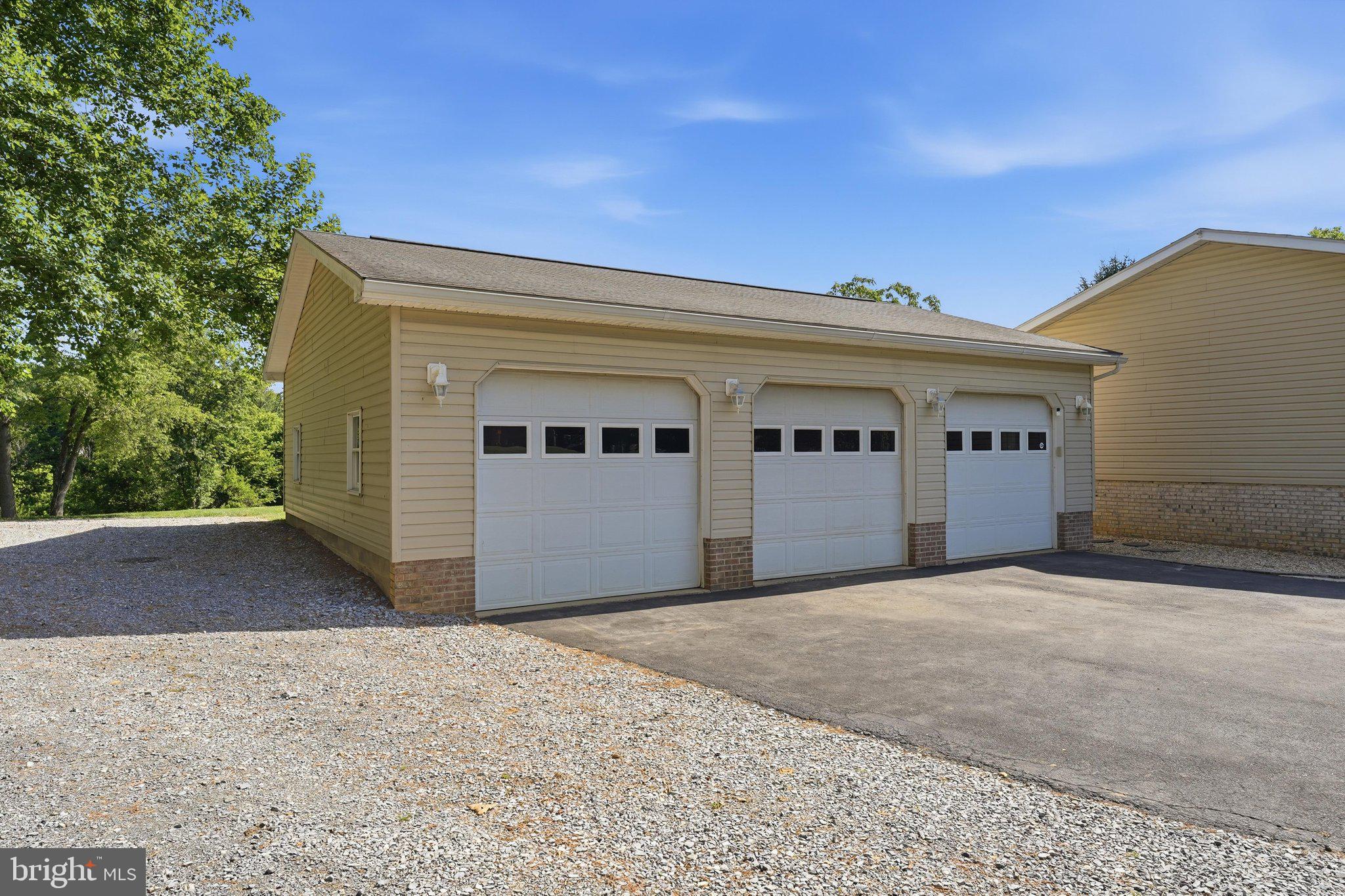 COOL HOLLOW ESTATES - Residential