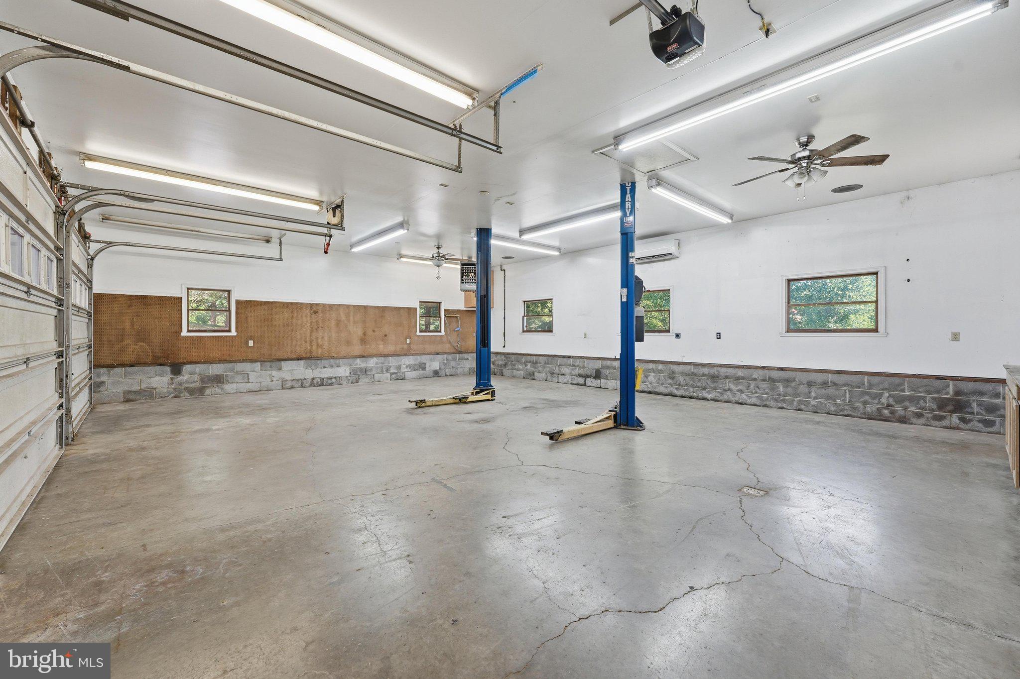 COOL HOLLOW ESTATES - Residential