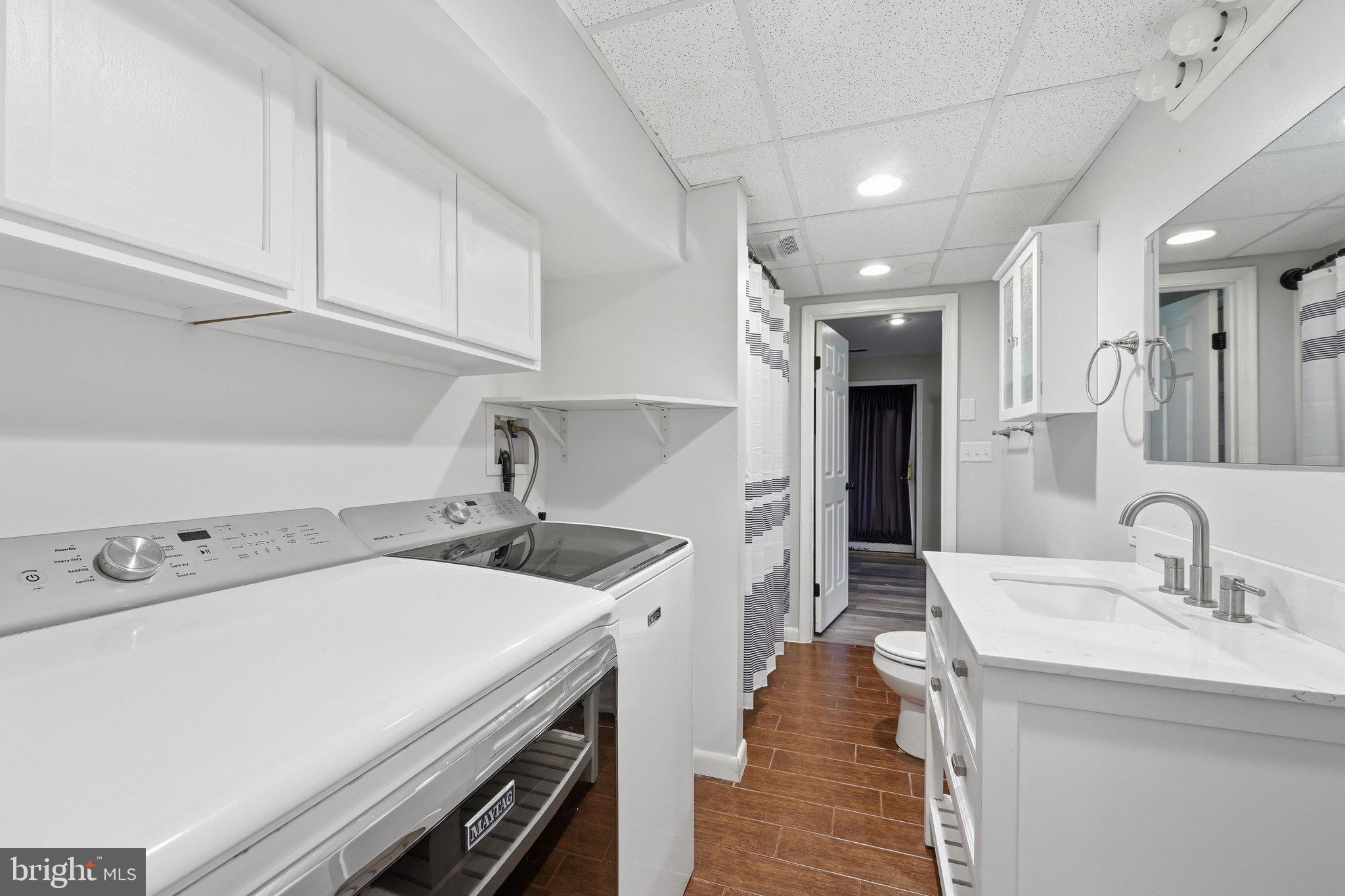 COOL HOLLOW ESTATES - Residential