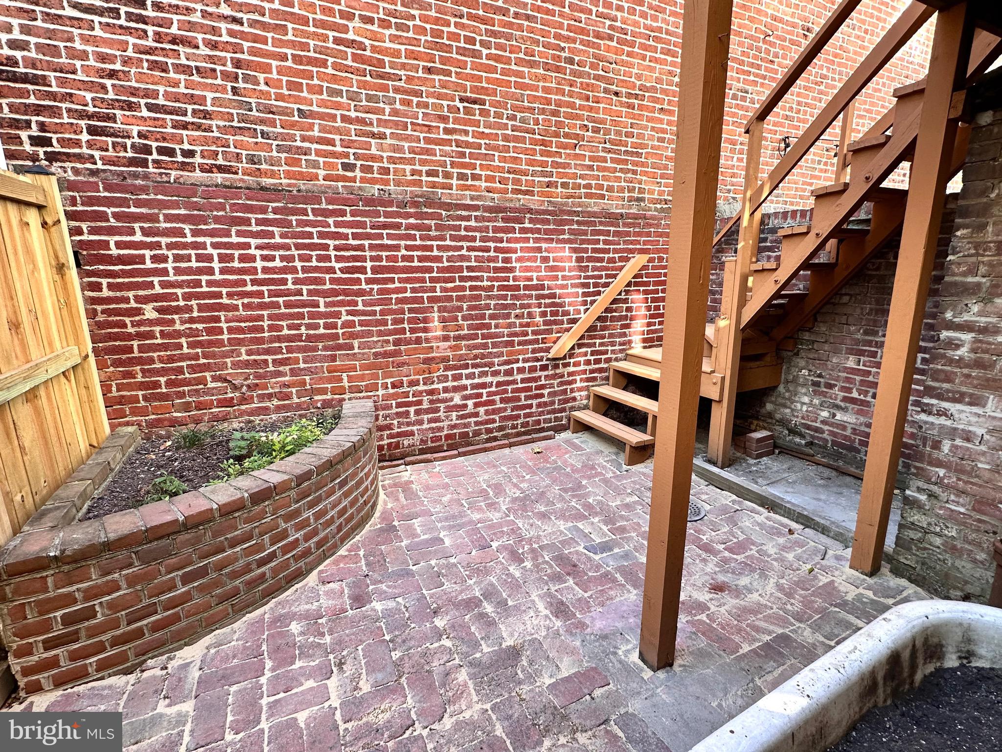 CAPITOL HILL - Residential