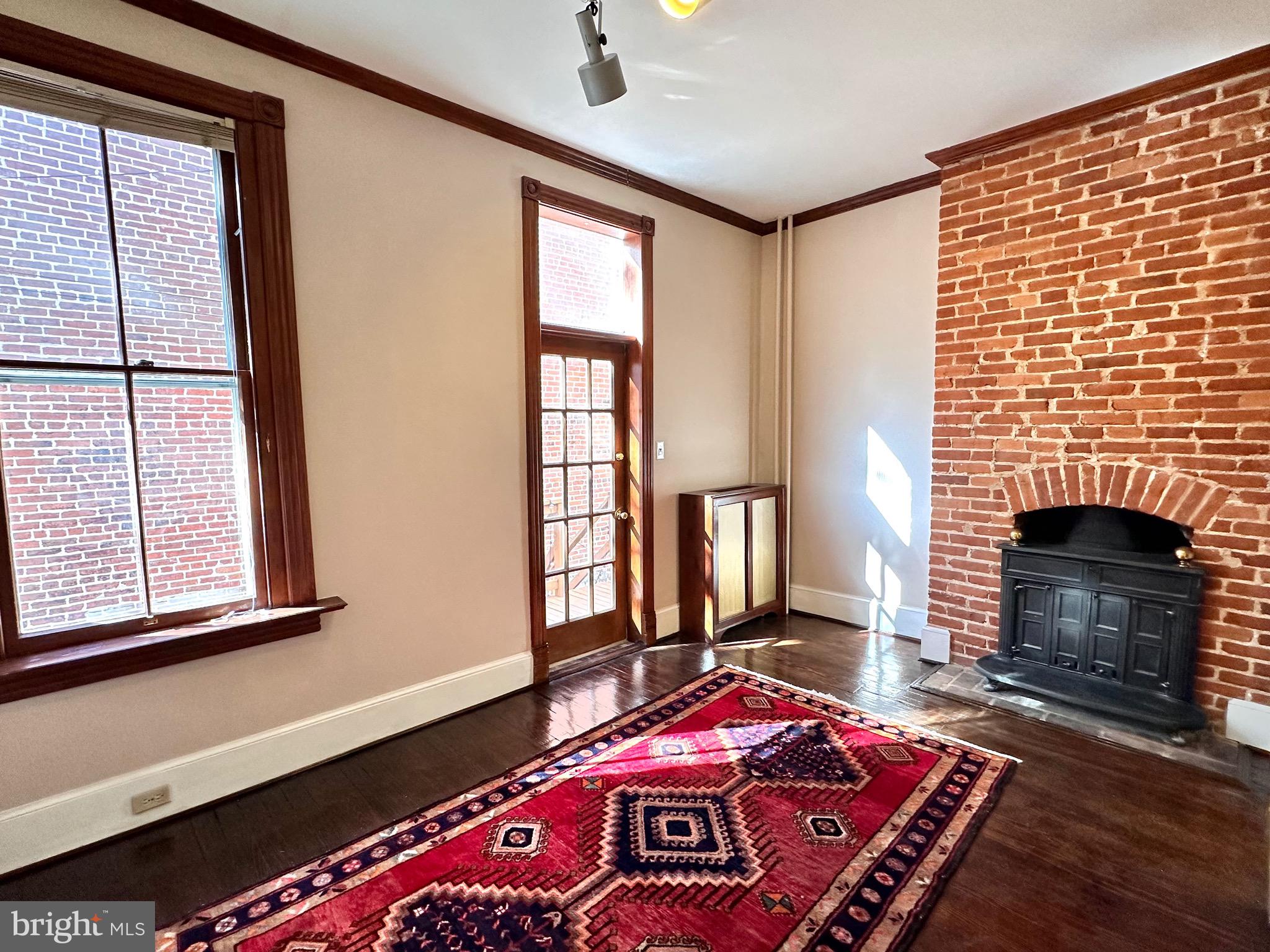 CAPITOL HILL - Residential