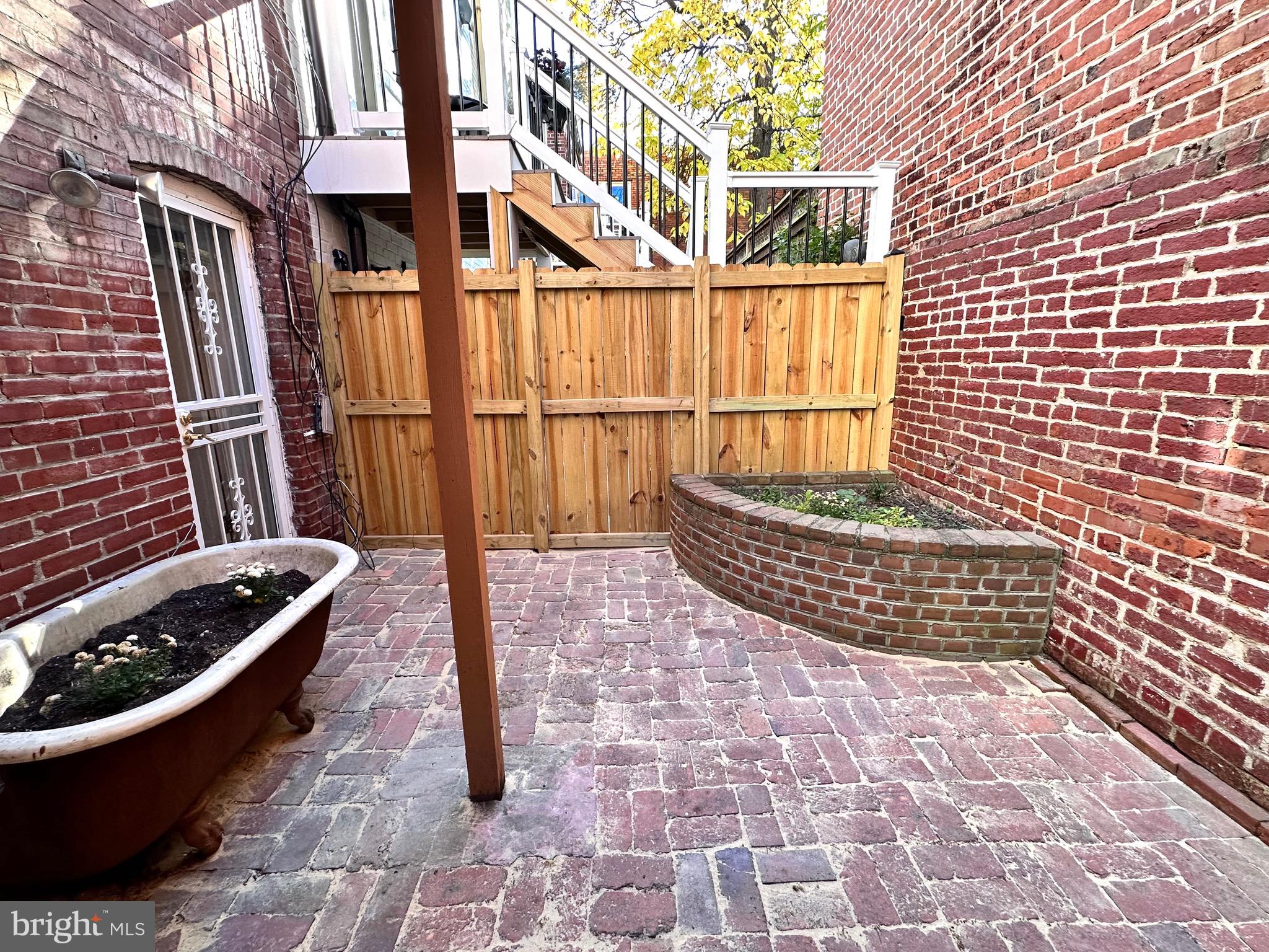 CAPITOL HILL - Residential