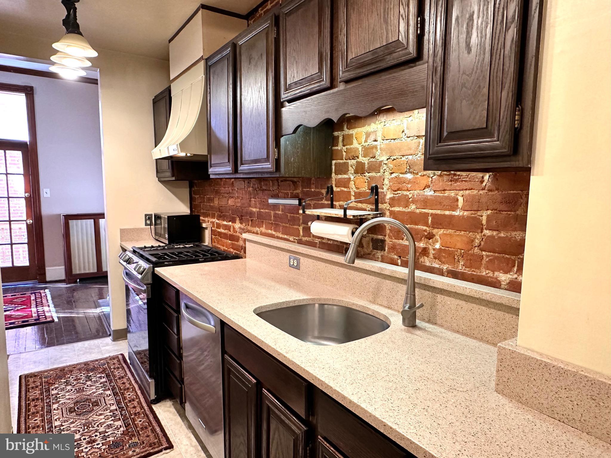 CAPITOL HILL - Residential