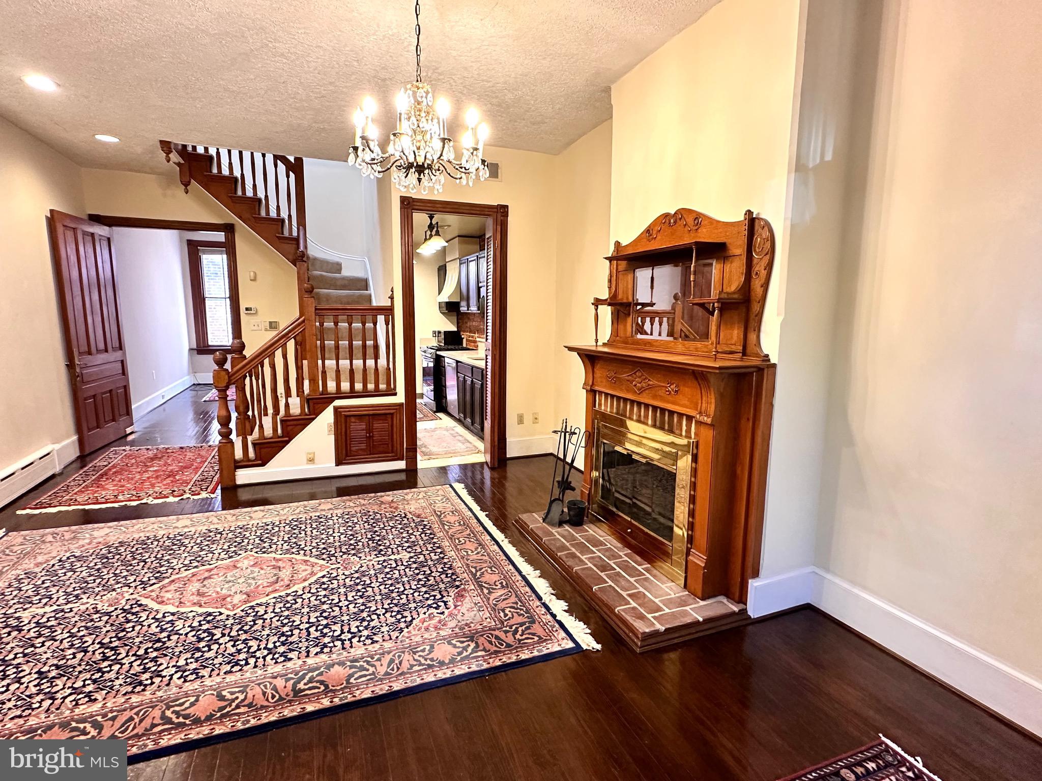 CAPITOL HILL - Residential