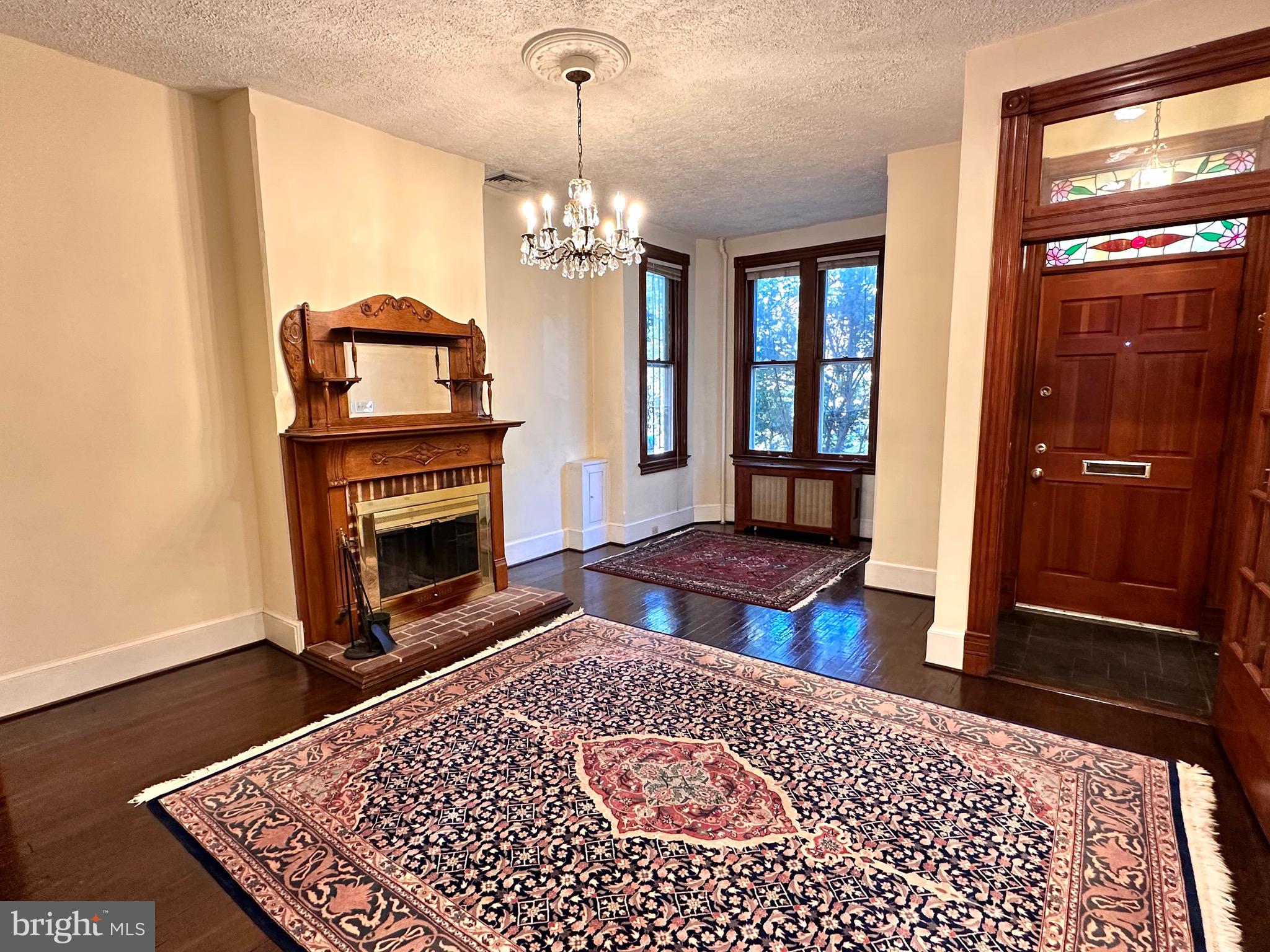 CAPITOL HILL - Residential