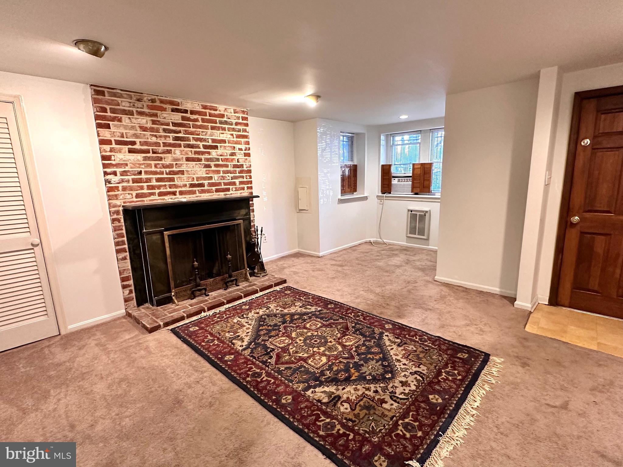 CAPITOL HILL - Residential