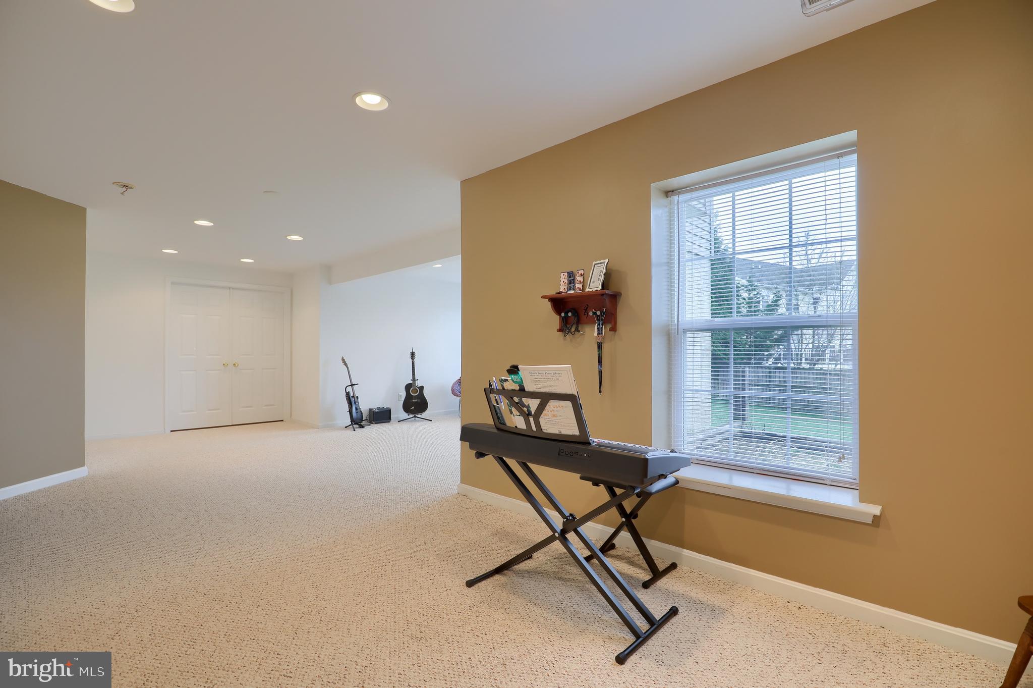 FRANKLIN SQUARE - Residential