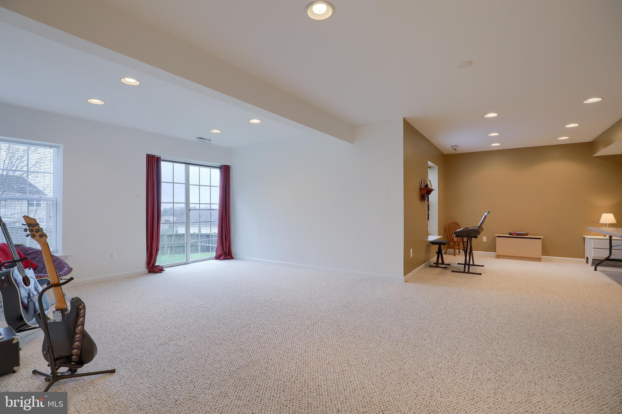 FRANKLIN SQUARE - Residential