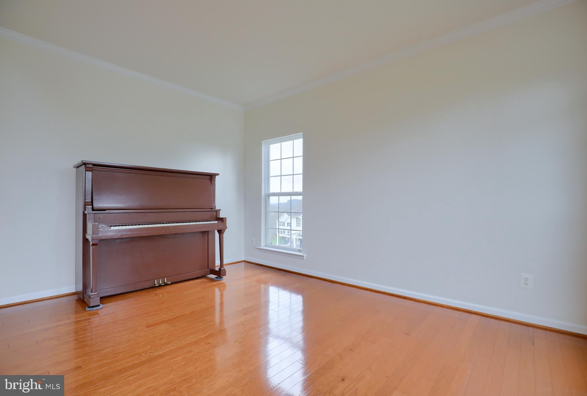 FRANKLIN SQUARE - Residential