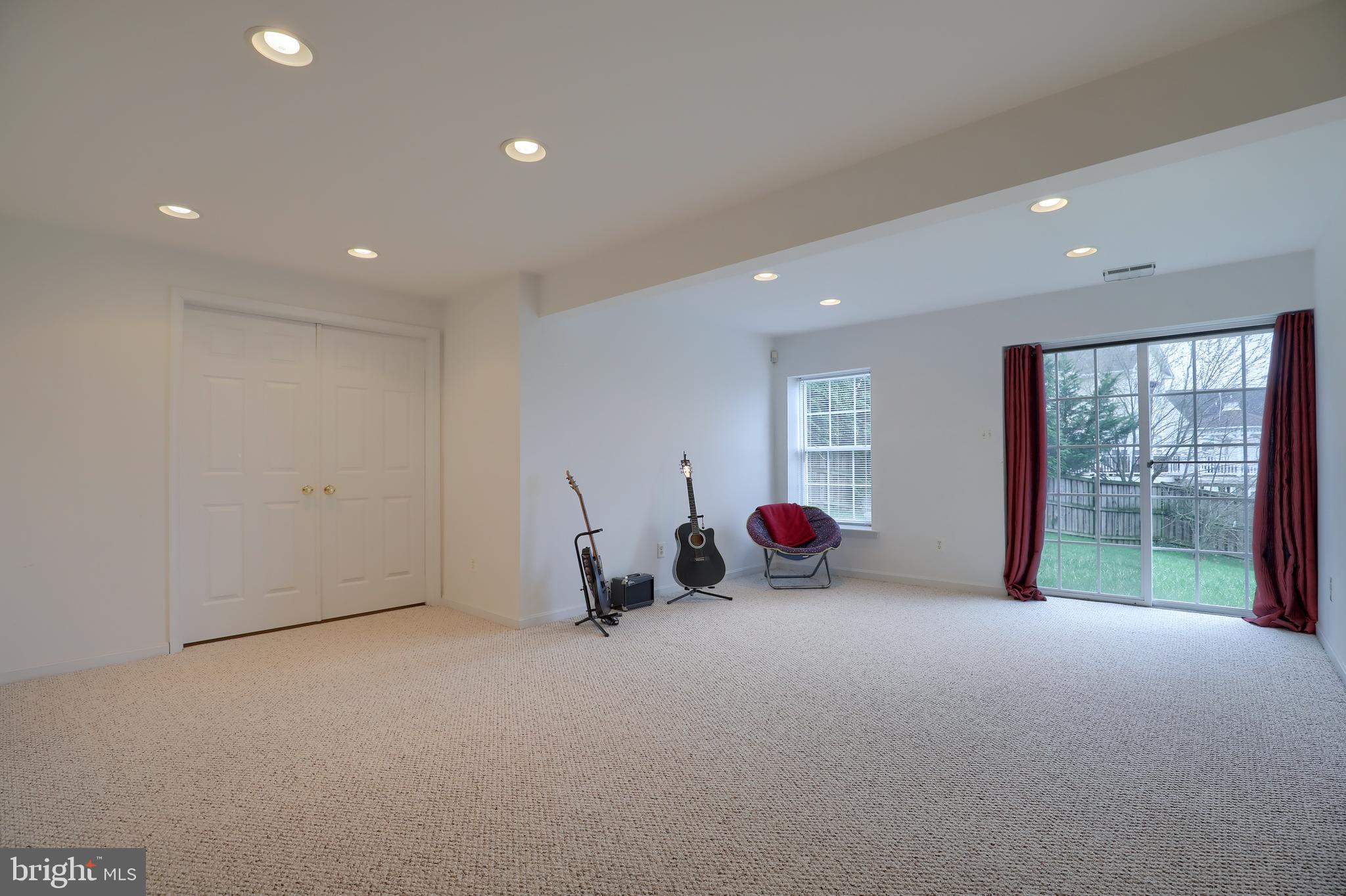 FRANKLIN SQUARE - Residential