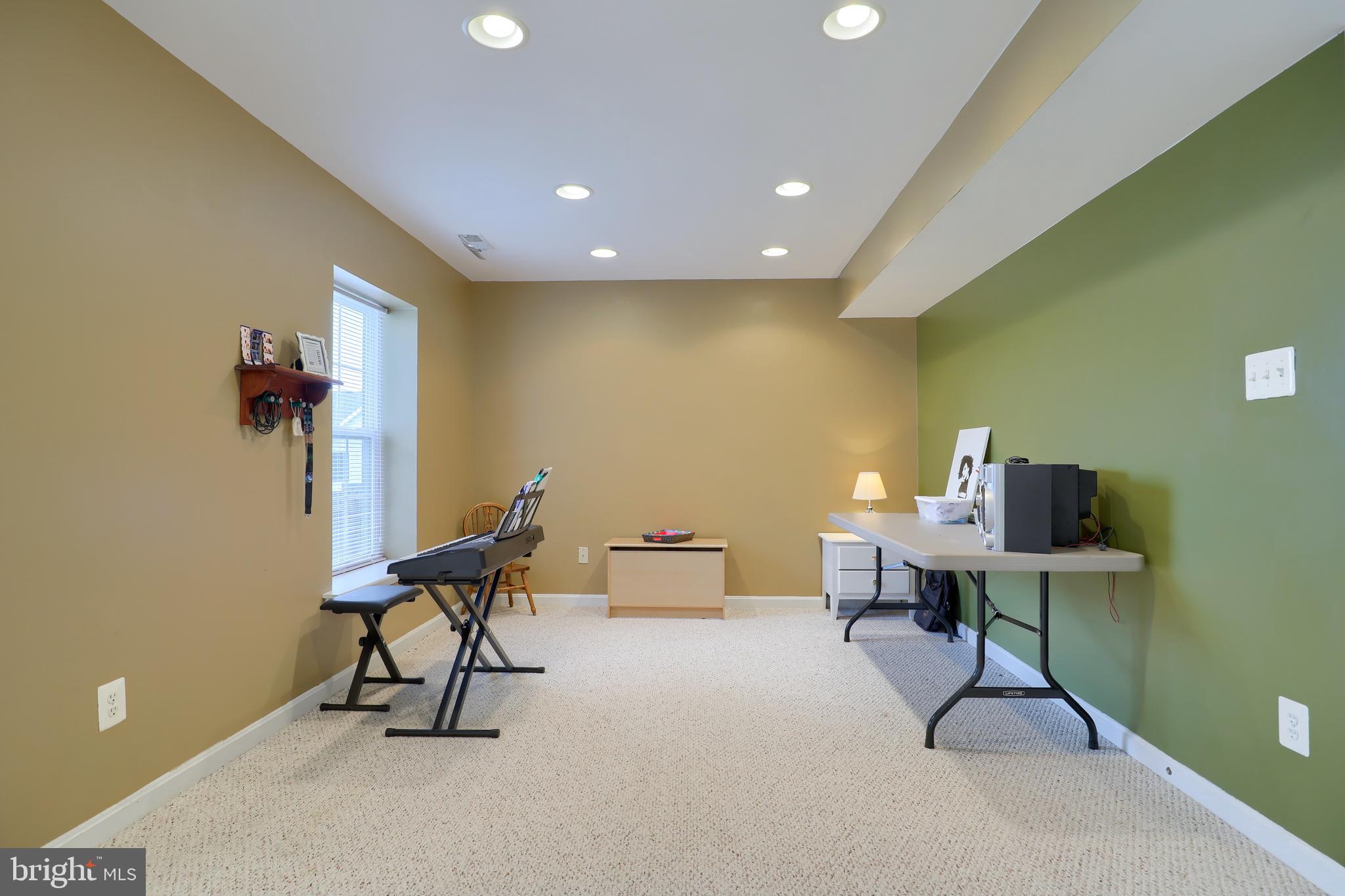 FRANKLIN SQUARE - Residential