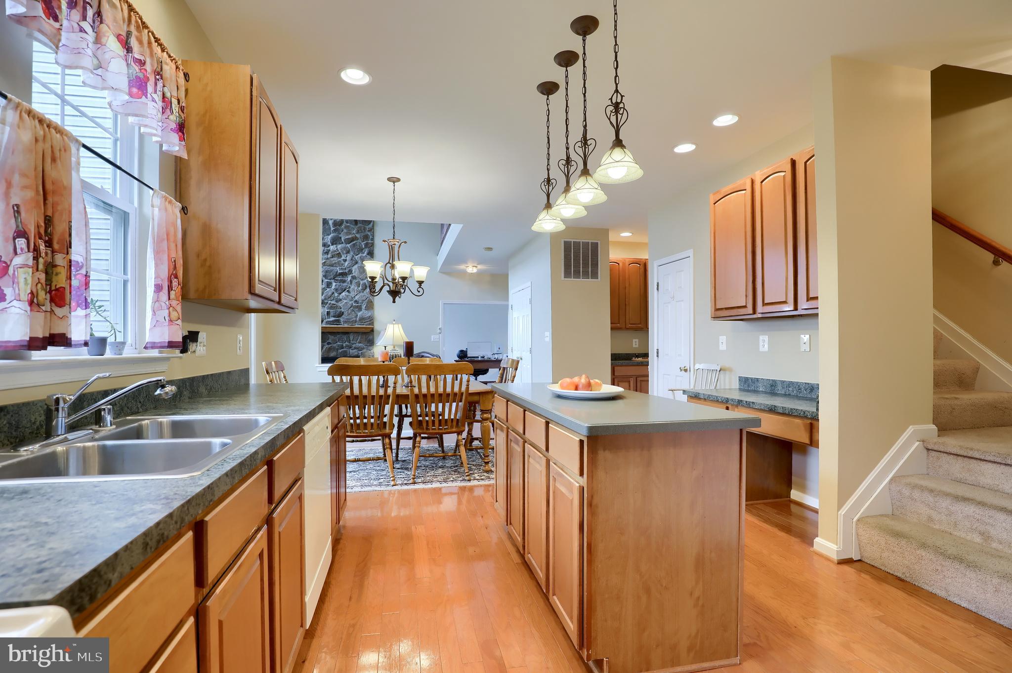 FRANKLIN SQUARE - Residential