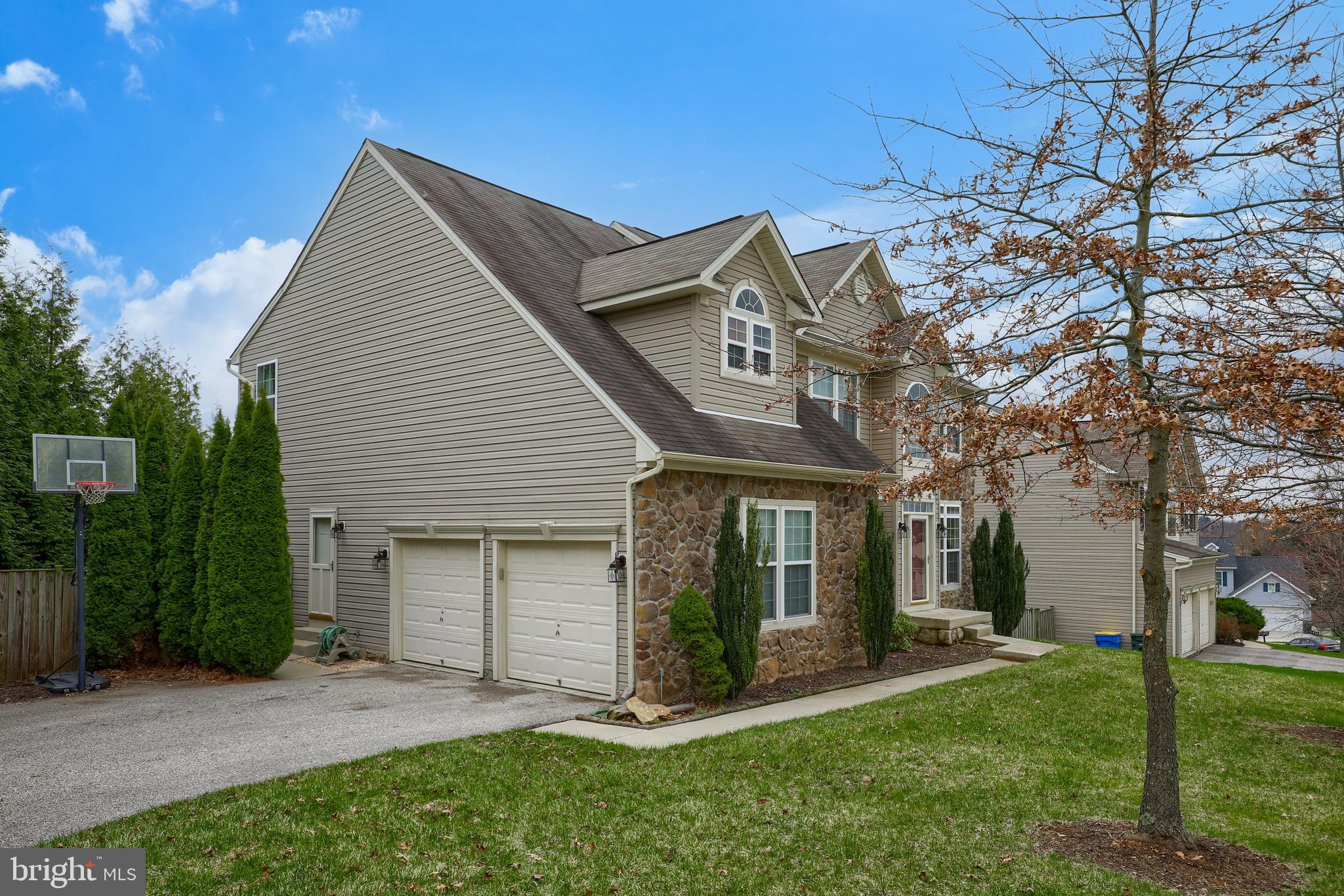 FRANKLIN SQUARE - Residential